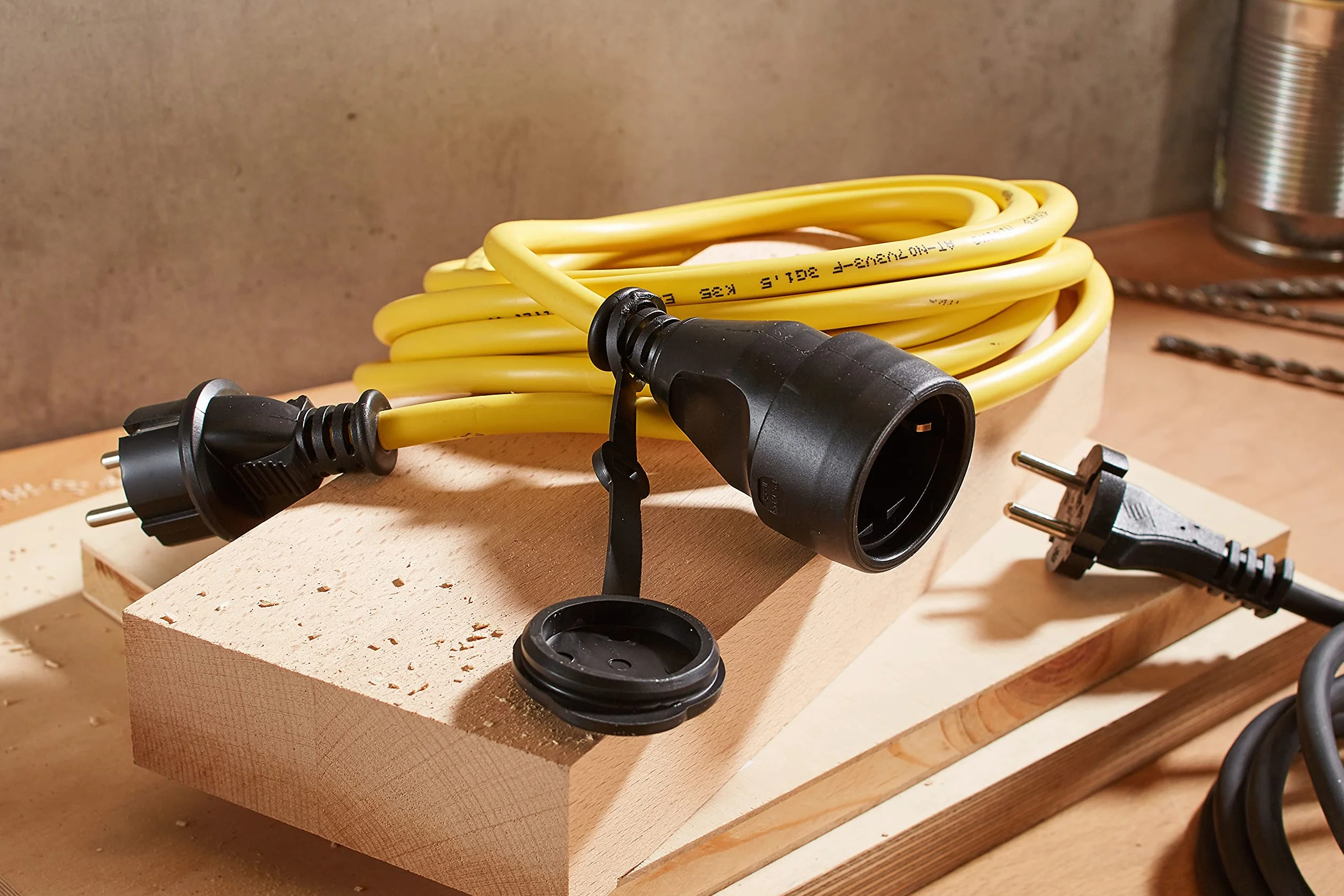 as - Schwabe 60350 Zewnętrzny Kabel Przedłużający Zbiornik z Wtyczką Schuko/Euro, IP44, 230 V/16 A, Długość Kabla 5 Metrów, Żółty