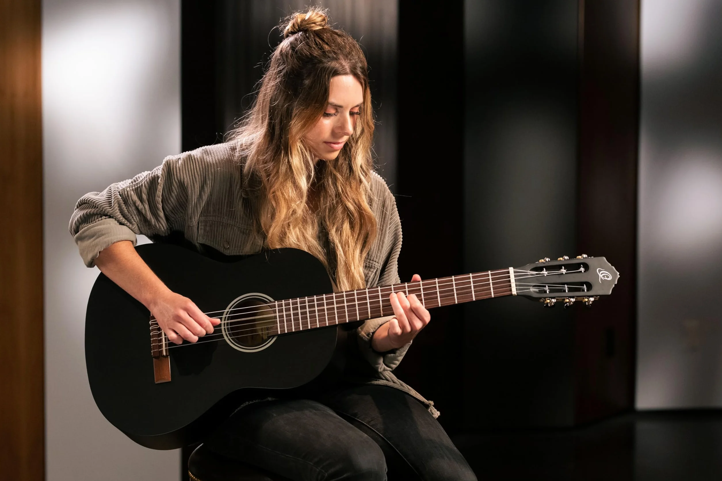 Ortega Guitars Gitara Klasyczna Czarna Rozmiar 4/4 - Seria Student - katalpa/świerk (RST5MBK)
