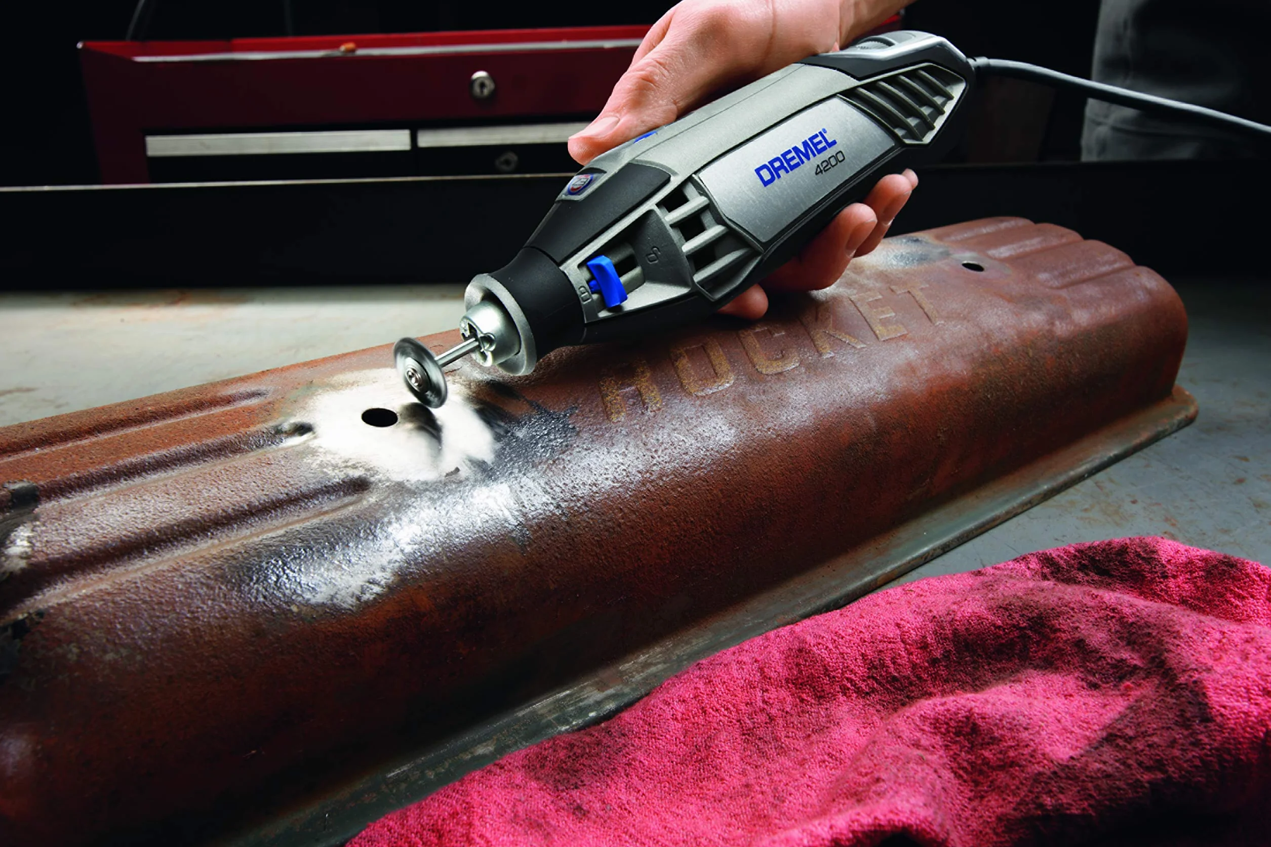 Dremel 530 szczotka ze stali nierdzewnej, zestaw akcesoriów: 2 szczotki (19 mm) do czyszczenia materiałów odpornych na korozję