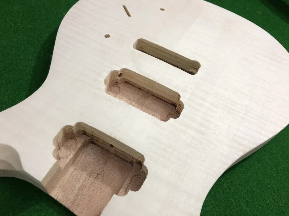 Nowy korpus gitarowy mahoniowy płomień klonowy zestaw forniru na pięcie PRS HH zestaw przetworników do gitary zamiennik projektu