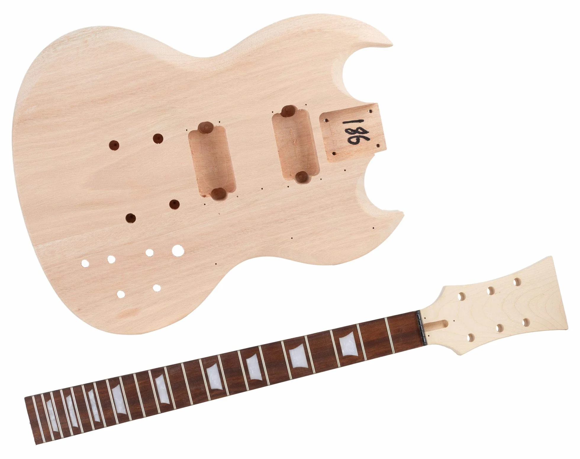 Zestaw do gitary elektrycznej DIY Rocktile Double Cut - Zestaw do gitary elektrycznej "Do-it-yourself", styl podwójnego cięcia, korpus: mahoń - rękojeść przykręcana mahoń - Podstrunnica : Blackwood