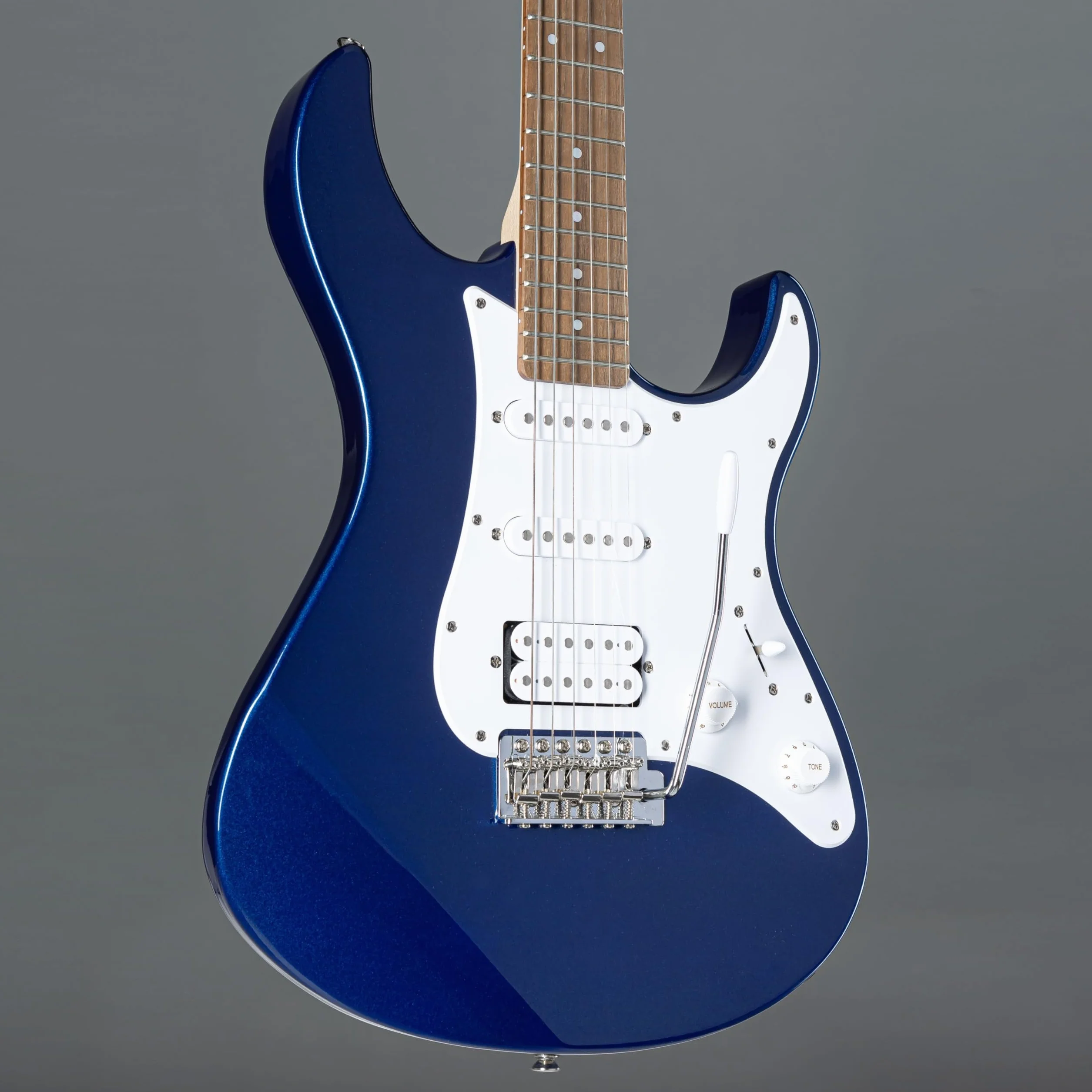 Yamaha Pacifica 012 BL Gitara elektryczna kolor niebieski metallic