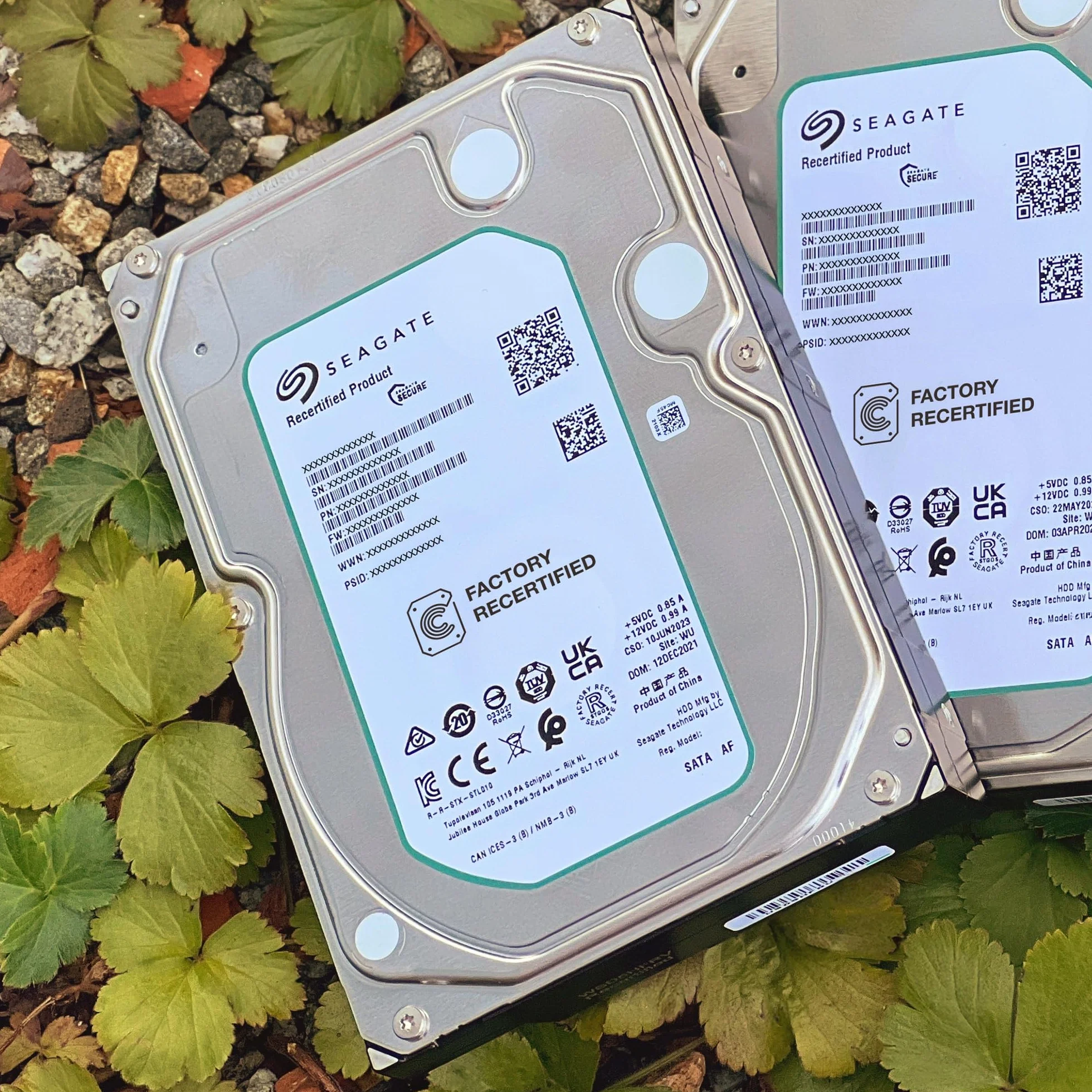 Dysk twardy Seagate Exos 28TB do serwera wewnętrznego ST28000NM000C, 3,5 cala, SATA 6 Gb/s, 7200 obr./min, 512 MB pamięci podręcznej (odnowiony)