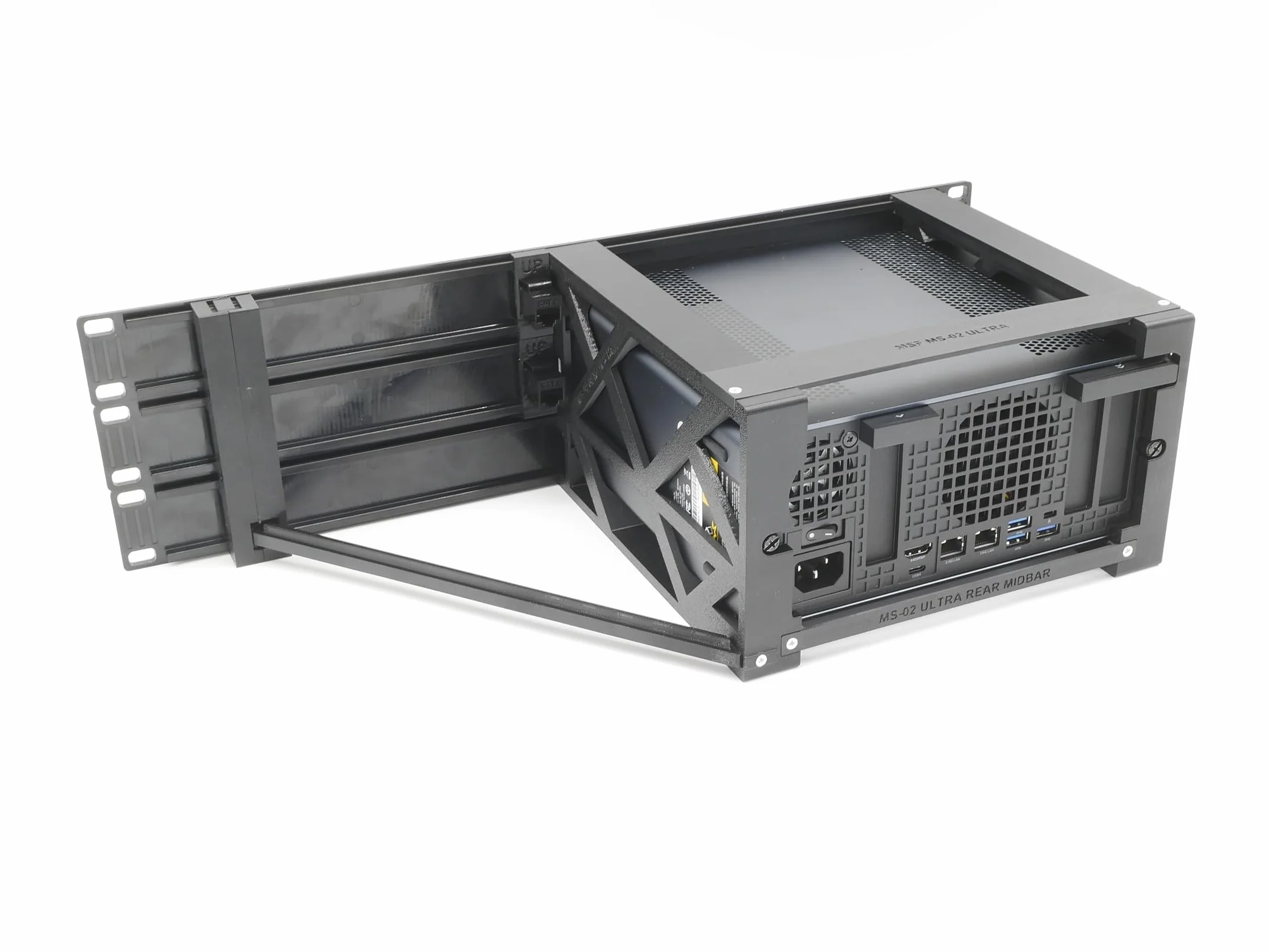 Uchwyt do miniSforum MS-02 Ultra z 2 kluczami RJ45 48.3 cm wysokość 3U - dobry przepływ powietrza
