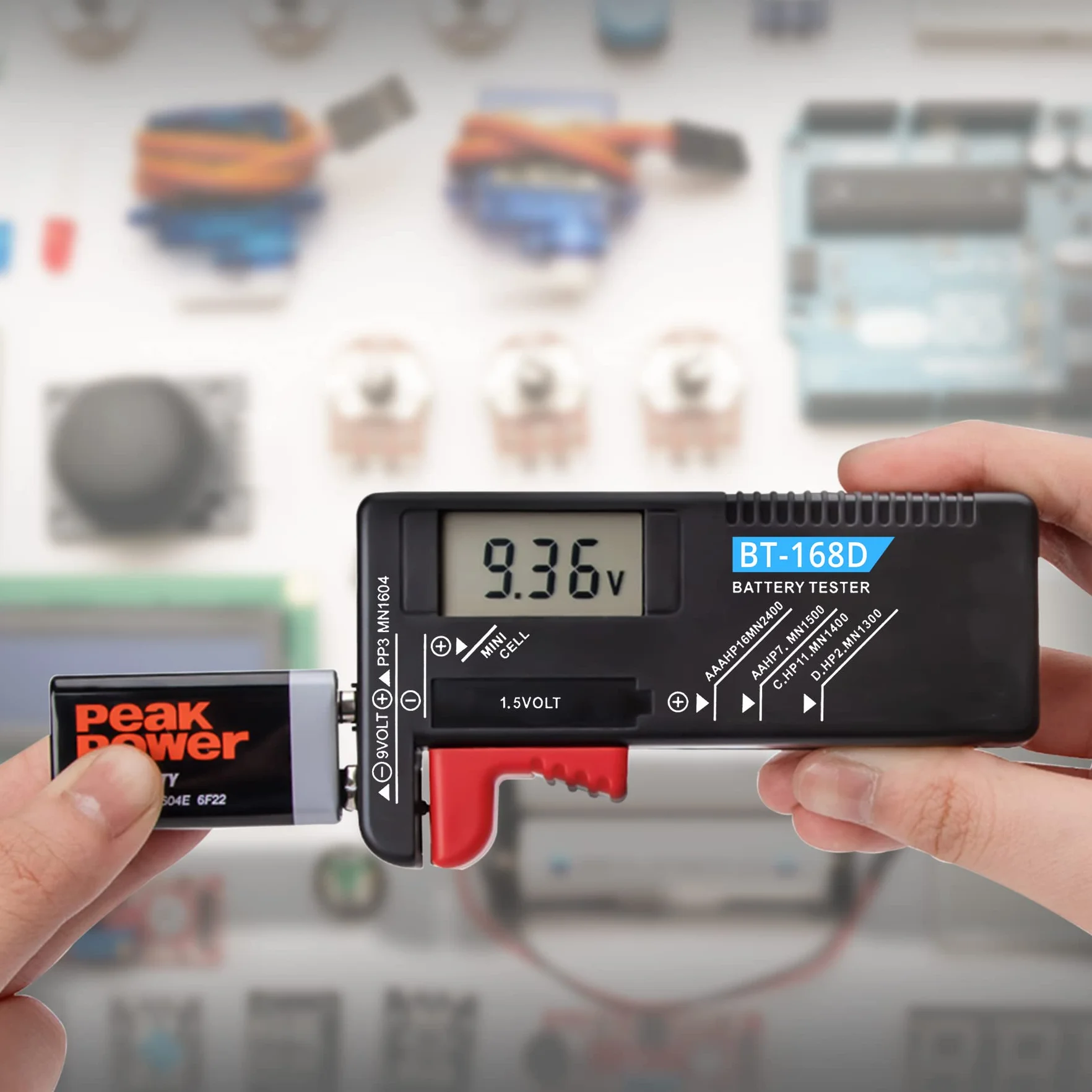 Retoo Cyfrowy tester baterii AAA, AA, CR, przycisk 1,5 V, 3,7 V, 9 V, wskaźnik naładowania/woltu, sprawdzania i miernika