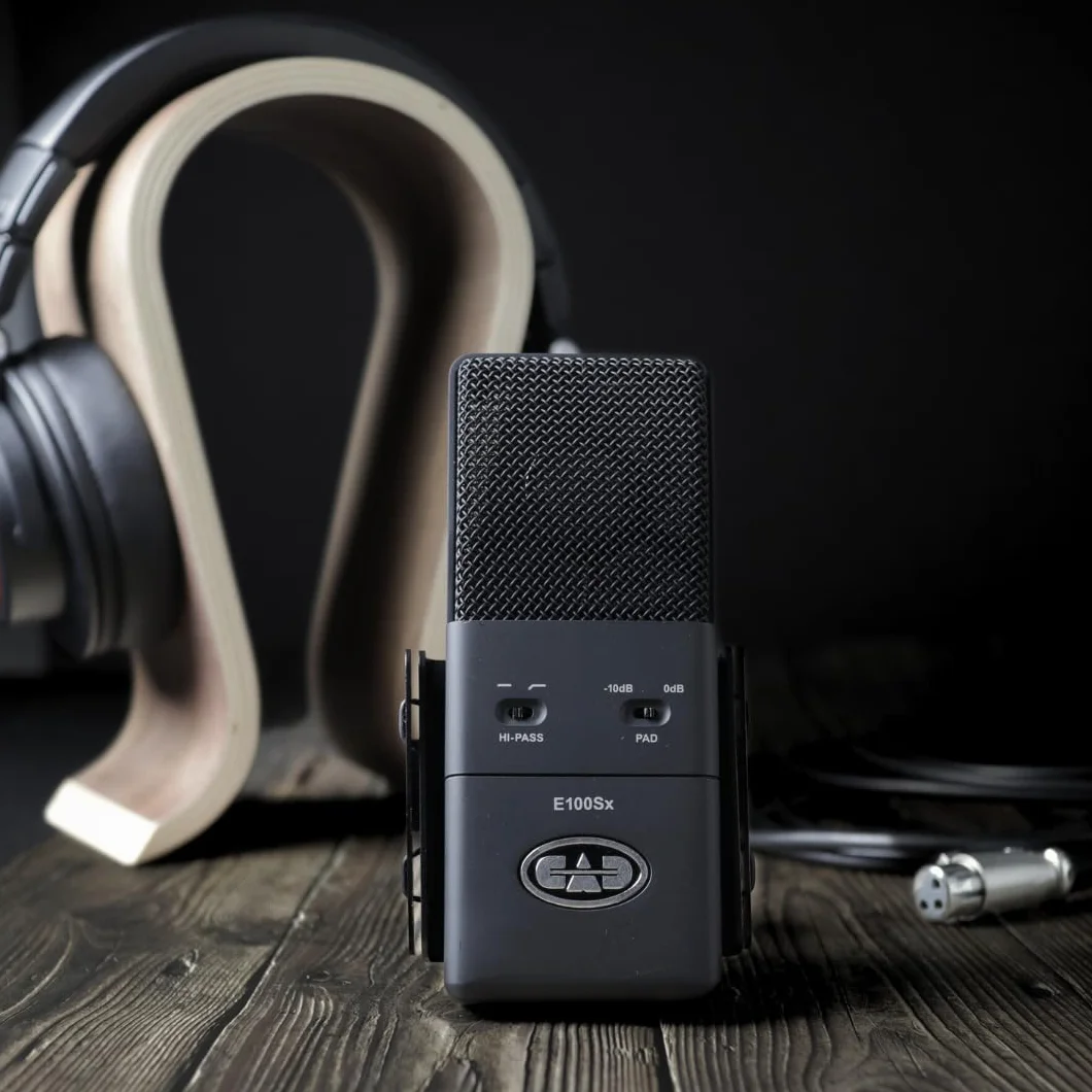 CAD Audio E100SX Superkardioidalny mikrofon pojemnościowy z dużą membraną, czarny