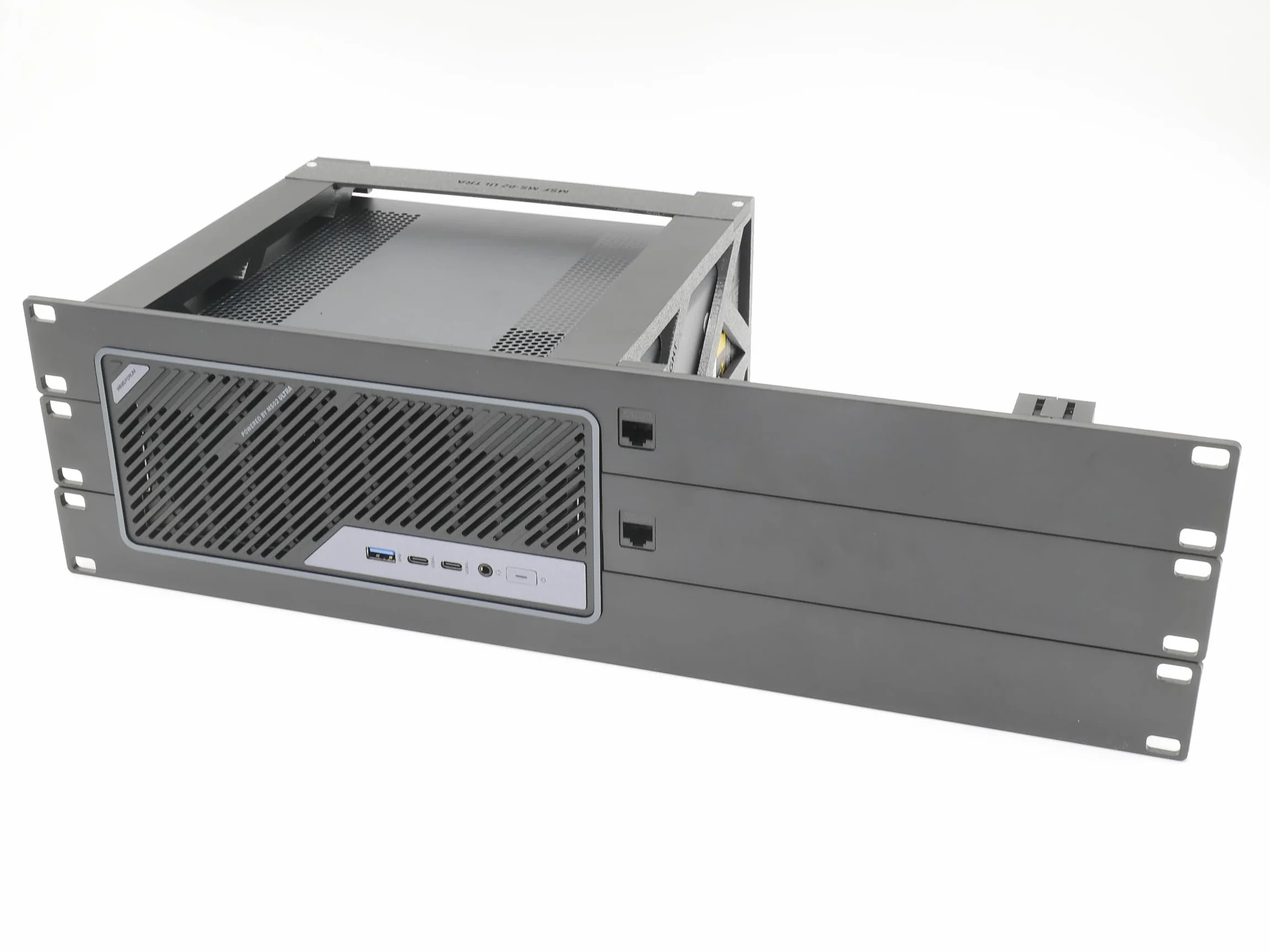 Uchwyt do miniSforum MS-02 Ultra z 2 kluczami RJ45 48.3 cm wysokość 3U - dobry przepływ powietrza
