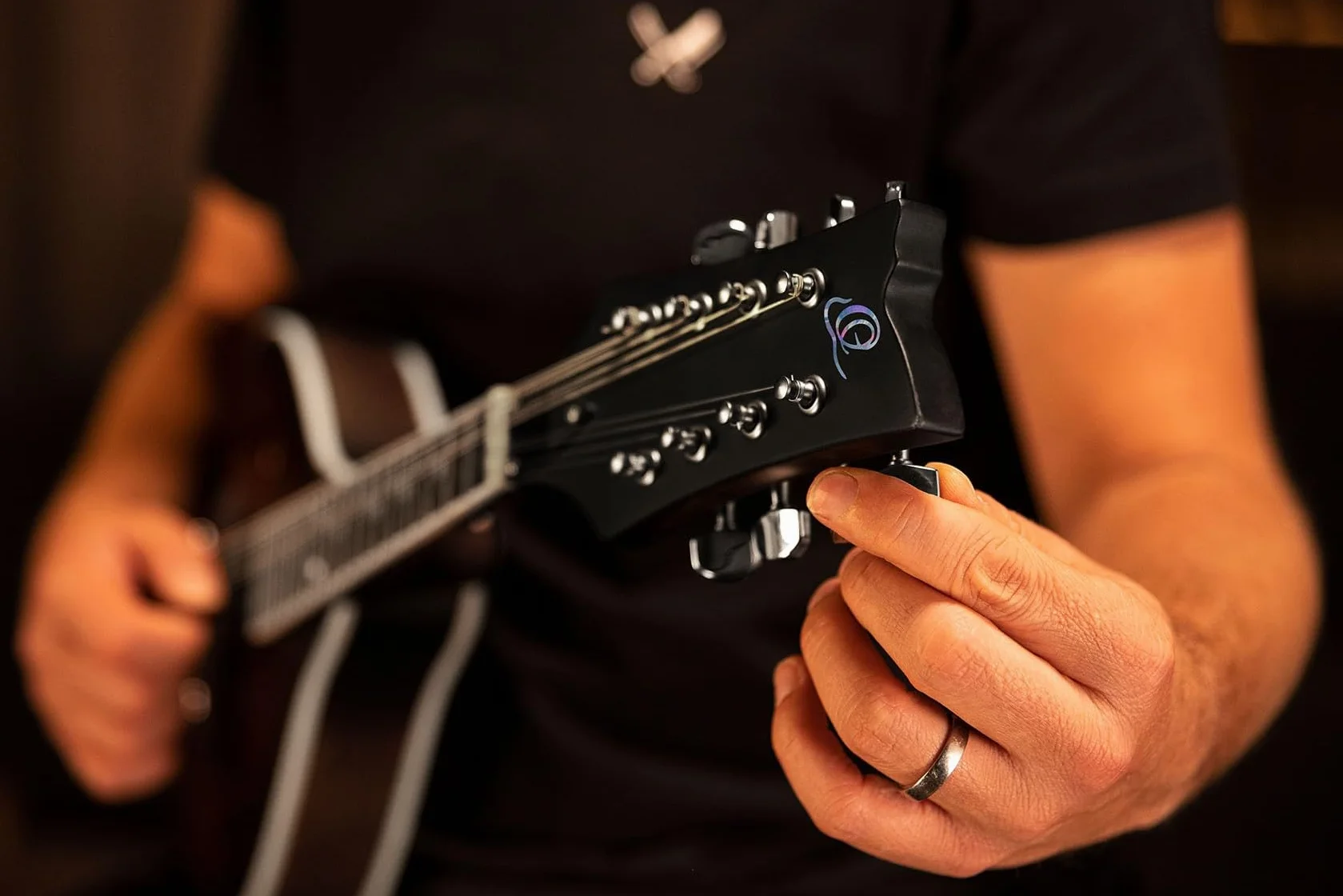 Ortega Guitars Bluegrass A-Style mandolina – Americana Series – świerk i klon z satynowym wykończeniem do whisky (RMA30-WB)