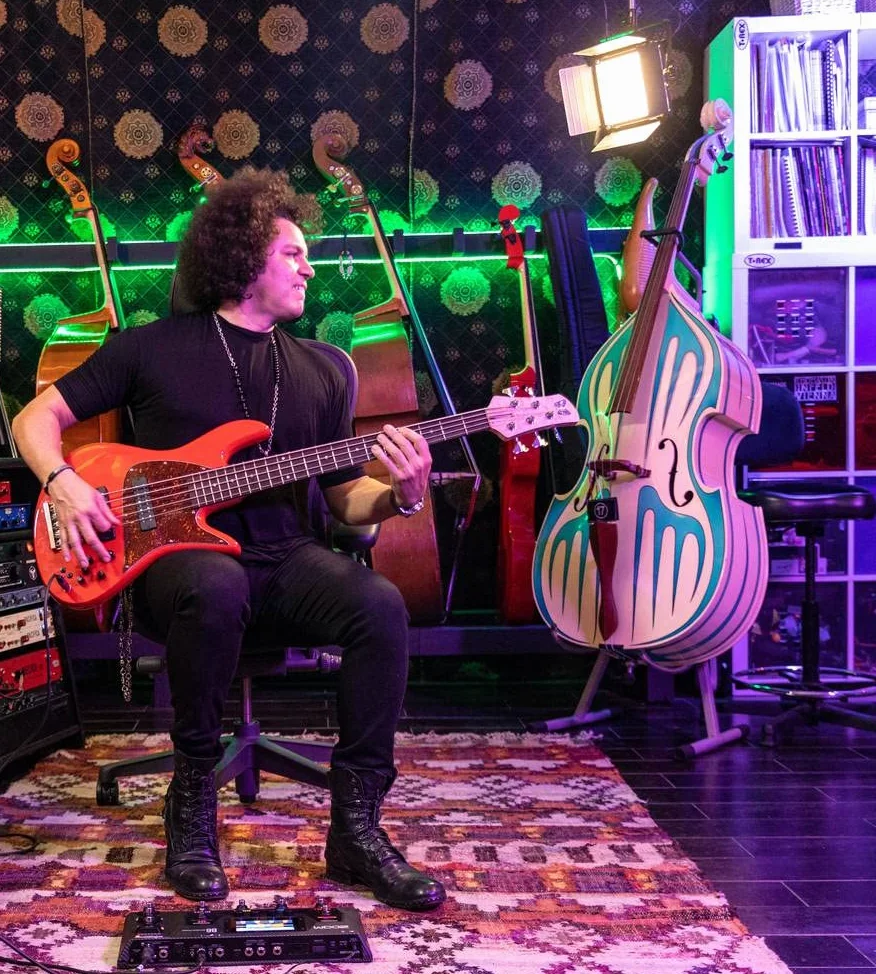 ZOOM AD-16 EU Zasilacz do efektów gitarowych i basowych, automatów perkusyjnych i maszyn rytmicznych – 9 V DC, biegun ujemny na środku, wszechstronna kompatybilność