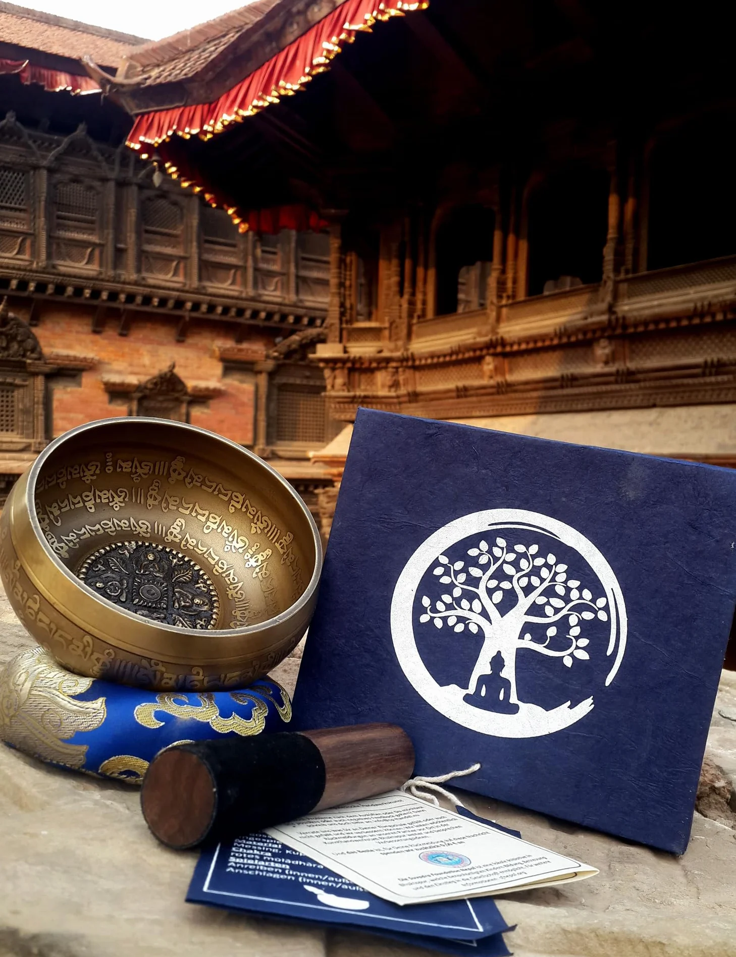 Misa tybetańska - tybetański zestaw do medytacji - jogi - uwaga w szkole i przedszkolu - papierowe pudełko lokta - grawerowanie w Nepalu