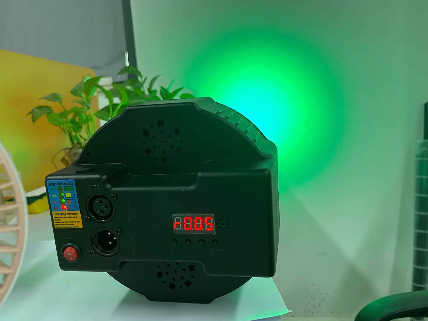U`King 2 szt. RGB Par LED akumulator, 72 W zewnętrzne oświetlenie sceniczne z pilotem zdalnego sterowania, oświetlenie dyskotekowe 7 trybów na imprezę DJ bar, koncerty Halloween, Boże Narodzenie