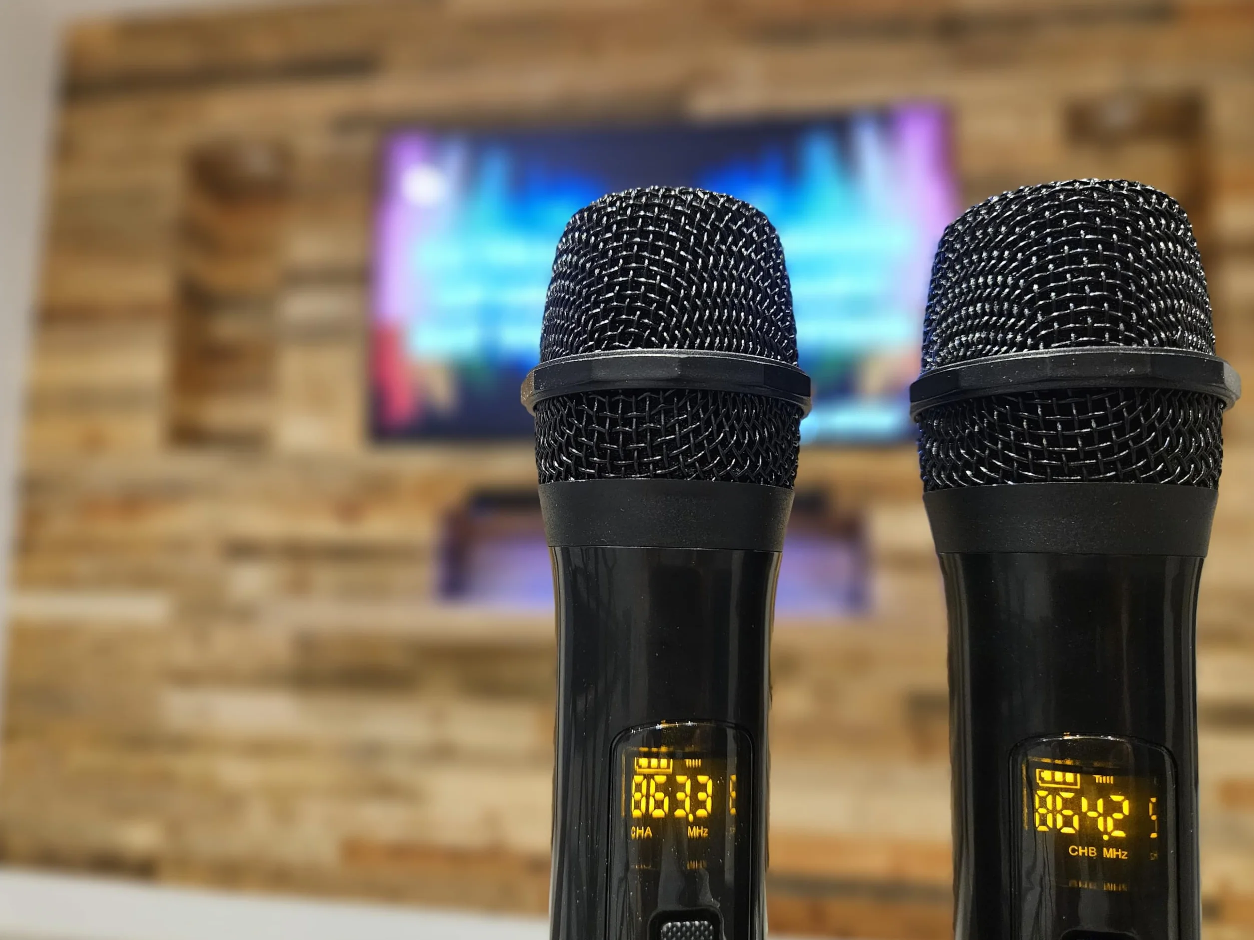 Vocal-Star Soundbar do karaoke system 250w, 2 bezprzewodowe mikrofony UHF, uchwyt ścienny, 9 efektów świetlnych RGBW, pilot zdalnego sterowania, HDMI ARC, BT, AUX, optyczny