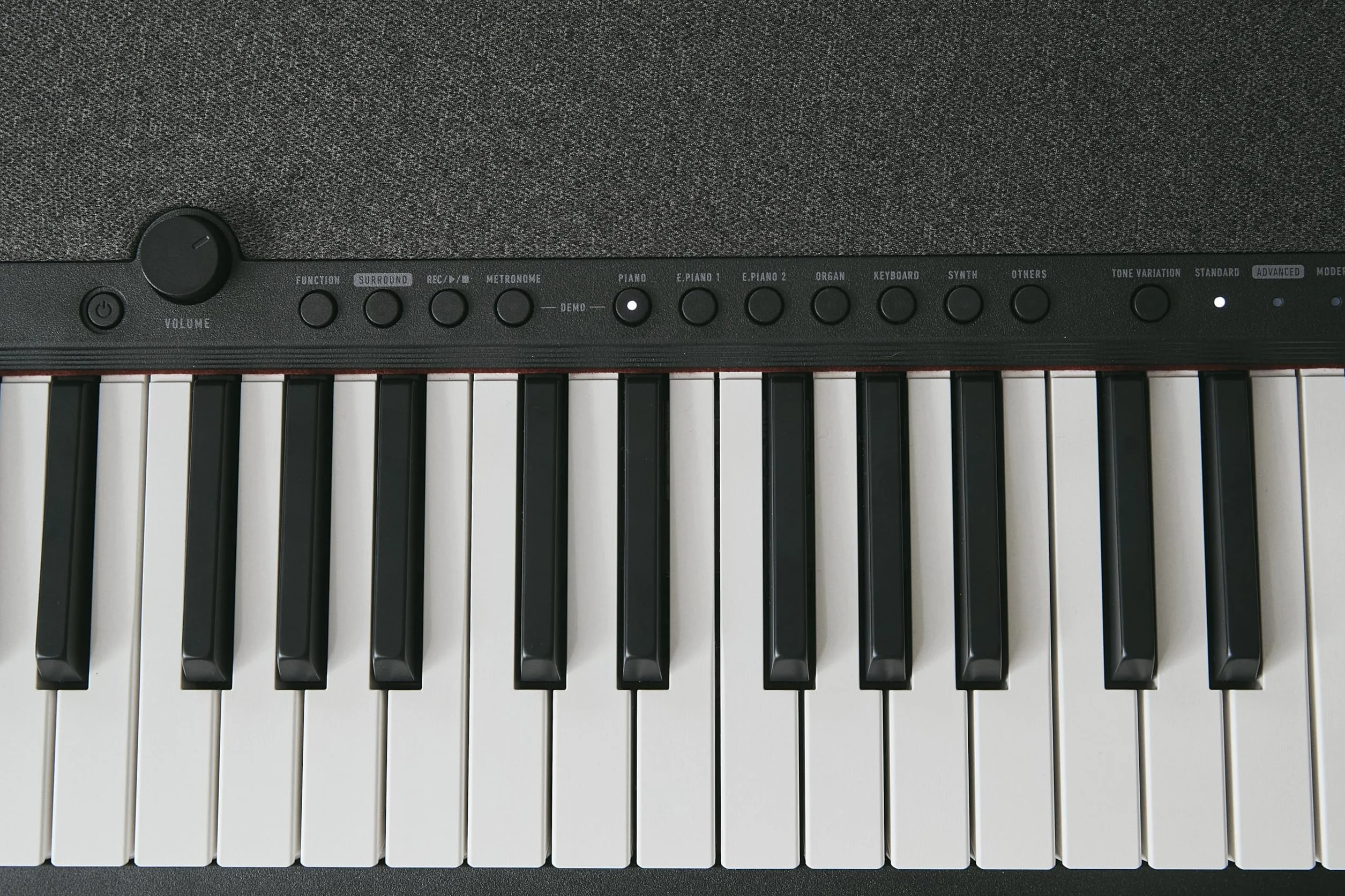 Casio Klawiatura fortepianowa CT-S1-76BK z 76 klawiszami czułymi na prędkość i 61 tonami w kolorze czarnym