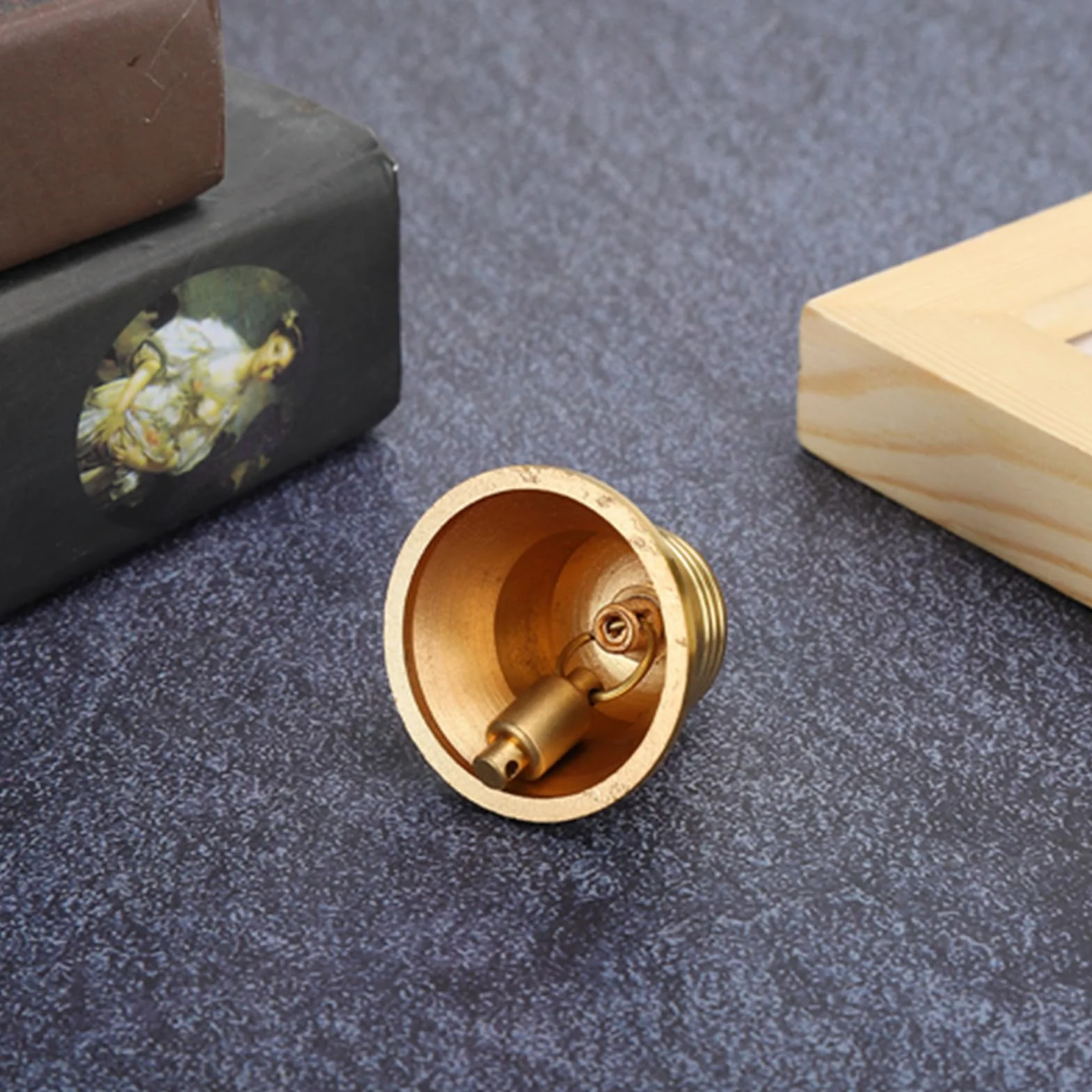 Zerodis Buddyjski dzwonek ręczny, mosiężne dzwonki, 3.9 cm, feng shui, taoistyczny, medytacja, czysty dźwięk, dzwonek wiatrowy, dekoracja domu, Złoty, Retro