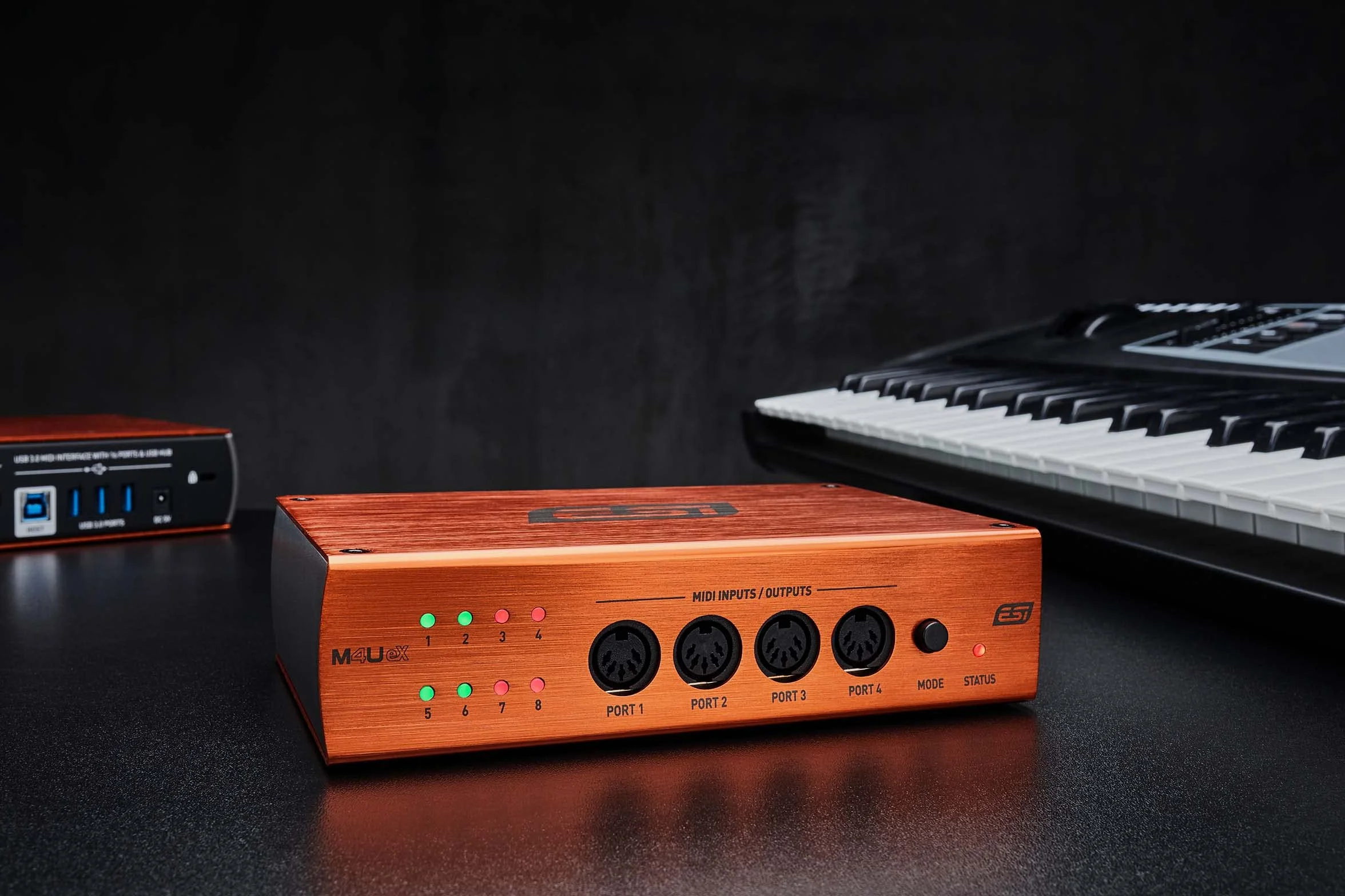 ESI M4U eX | 8-port USB 3.0 MIDI interface with USB hub