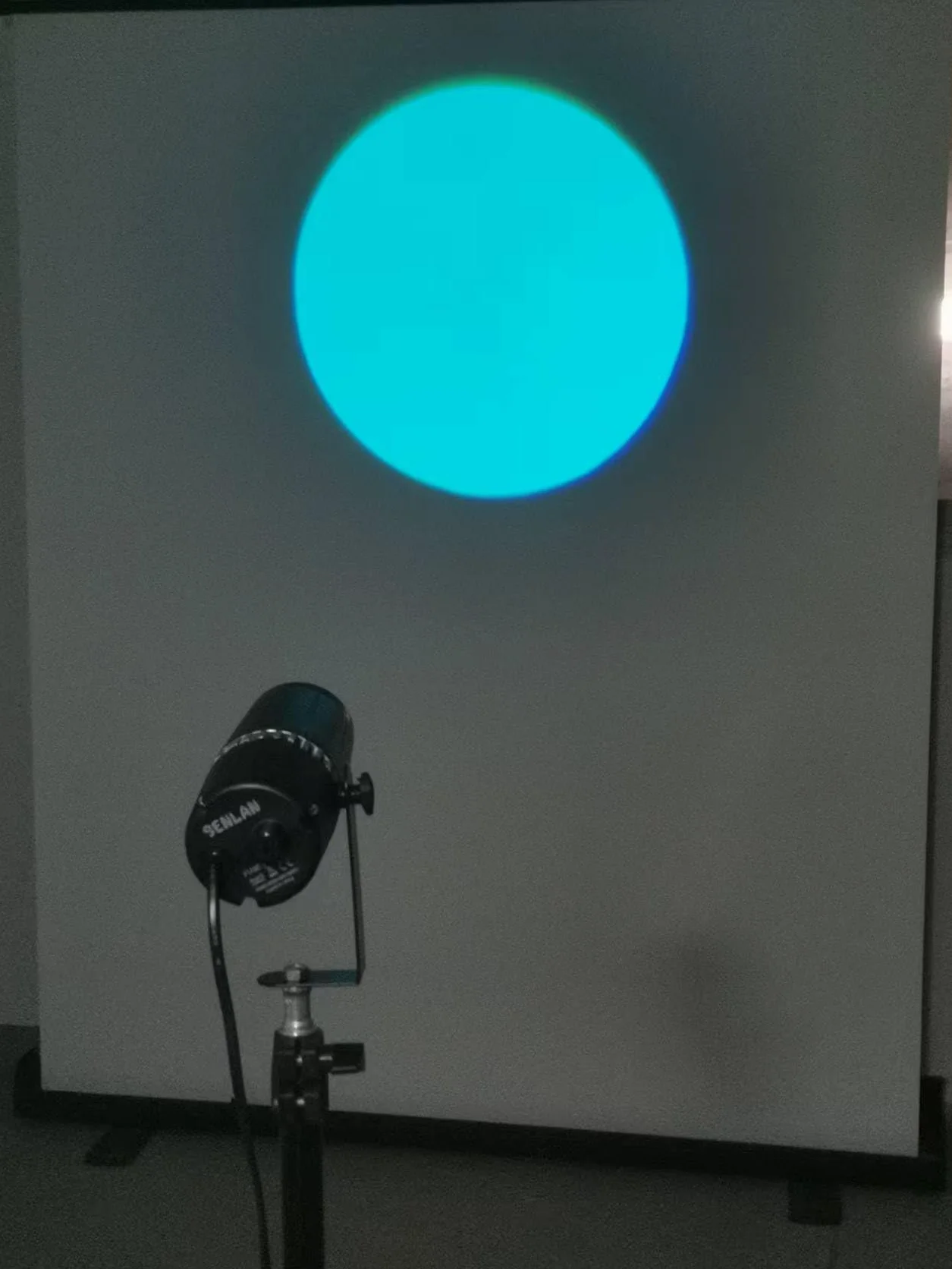 Oświetlenie punktowe LED 9 W RGB 3 w 1 – oświetlenie sceniczne i za pomocą pilota zdalnego sterowania na podczerwień