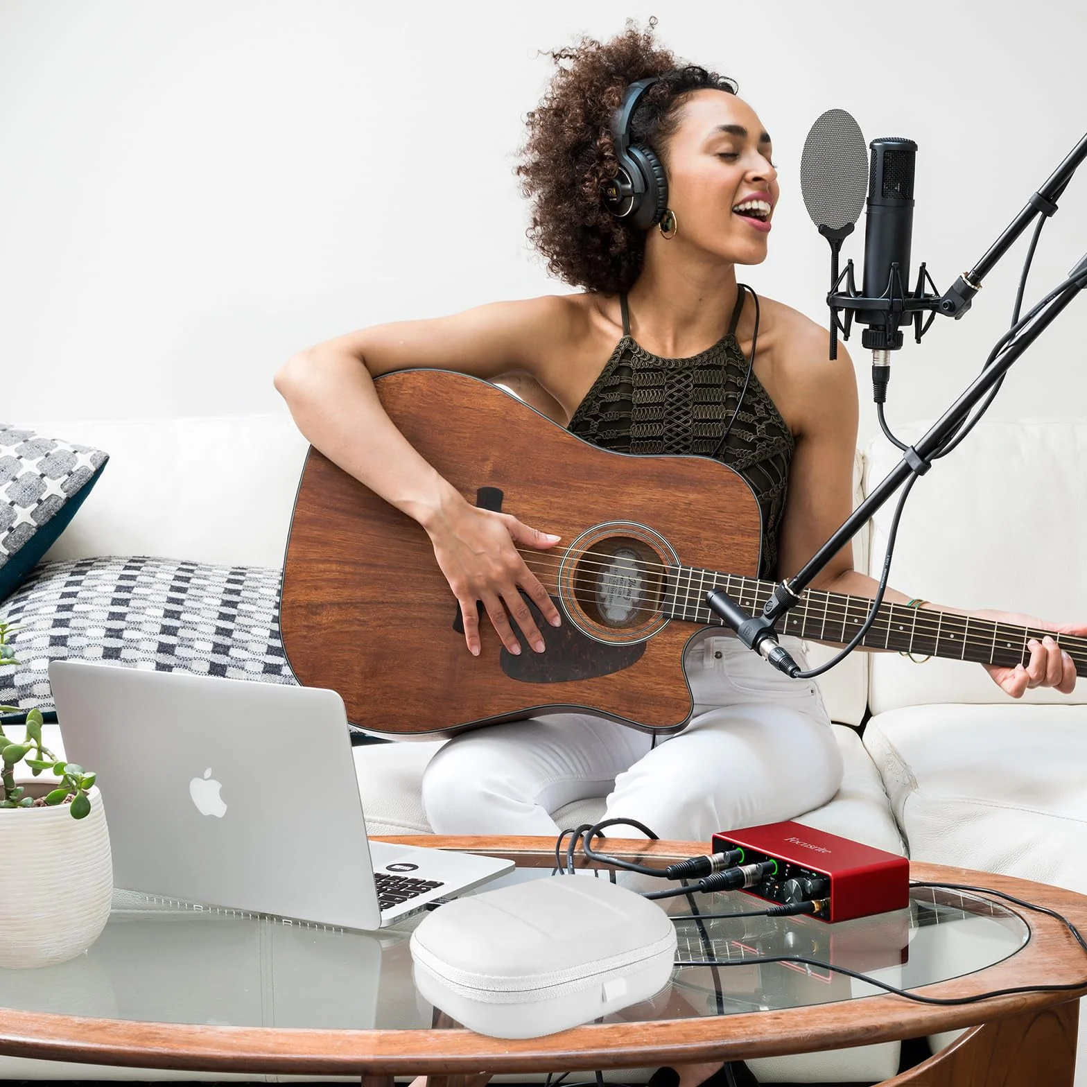 Etui na mikser audio Geekria, kompatybilne z Focusrite Scarlett 2i2 3nd Gen (twarde etui), ochronna walizka z twardą skorupą do podróży (Biały)