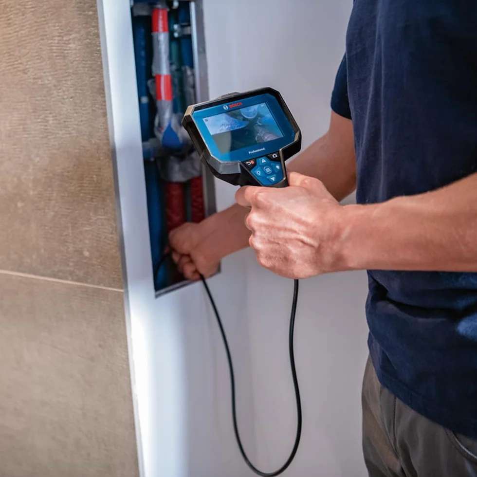 Bosch Professional: Kamera inspekcyjna GIC 12V-4-23 C(długość przewodu: 150 cm, funkcja orientacji Up Indication, wyświetlacz o wysokiej rozdzielczości: ekran 4,3", 800 x 480 px, opakowanie kartonowe)