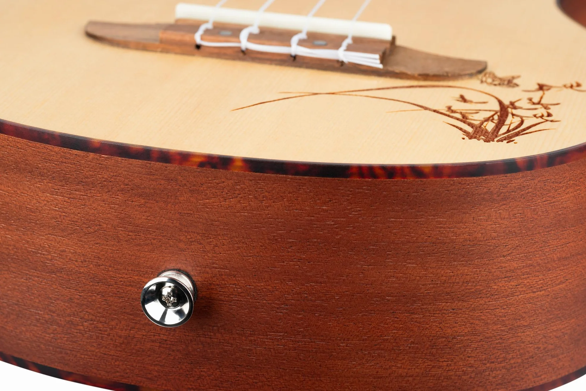Ortega RU5-TE Tenor Ukulele Świerkowy Blat Sapele Korpus Satynowe Wykończenie 18 Progów