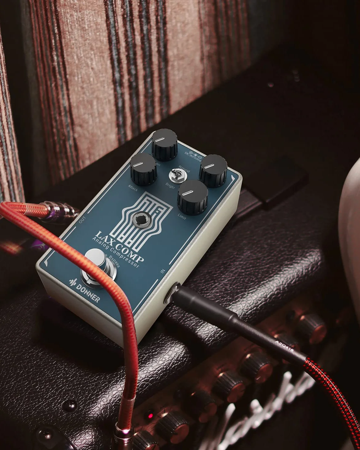 Donner Lax Comp gitarowy kompresor do gitary i basu elektrycznego z 2-pasmowym Boost EQ True Bypass