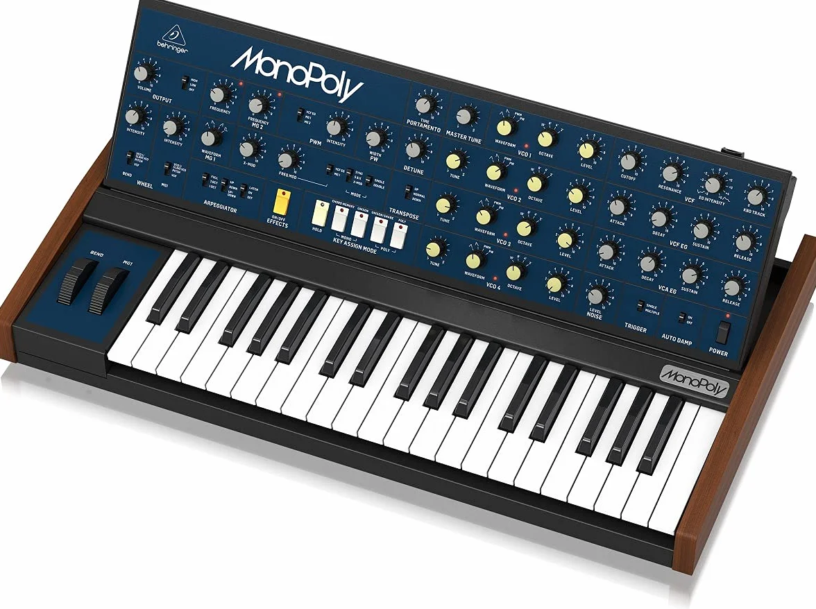 Behringer Monopoly analogowy 4-głosowy syntezator polifoniczny z 37 przyciskami w pełnym rozmiarze, 4 VCOs, VCF, 2 LFO, 2 krzywe koperty, modulacja synchronizacji i crossu oraz arpeggiator