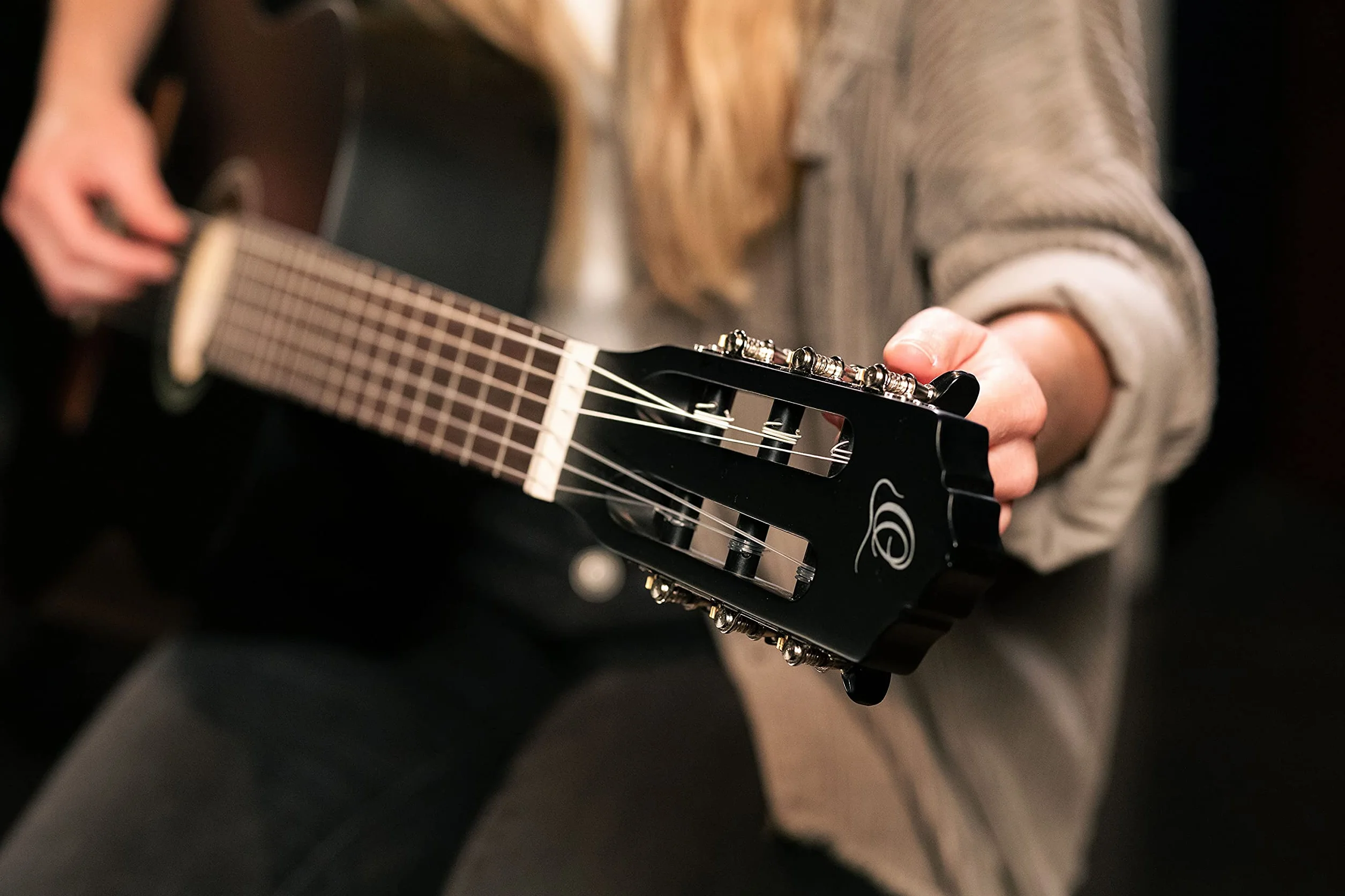 Ortega Guitars Gitara Klasyczna Czarna Rozmiar 4/4 - Seria Student - katalpa/świerk (RST5MBK)