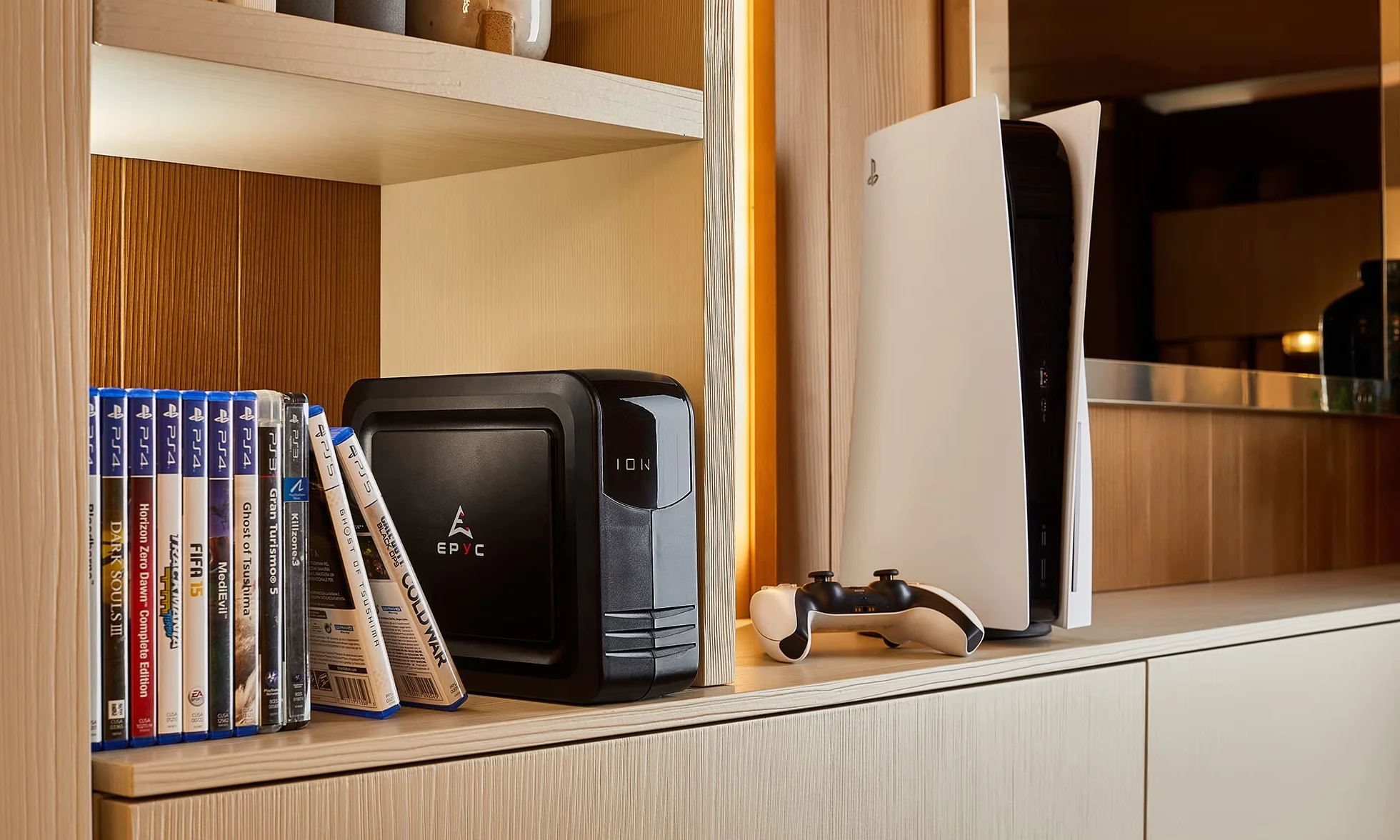EPYC ION - UPS do komputerów, MAC i aktywnych zasilaczy PFC (PS5, PS4 Pro, XBOX), moc 1000VA/600W, grupa ciągłości do konsol i komputerów do gier, 3 wyjścia Schuko, UPS 1000VA offline