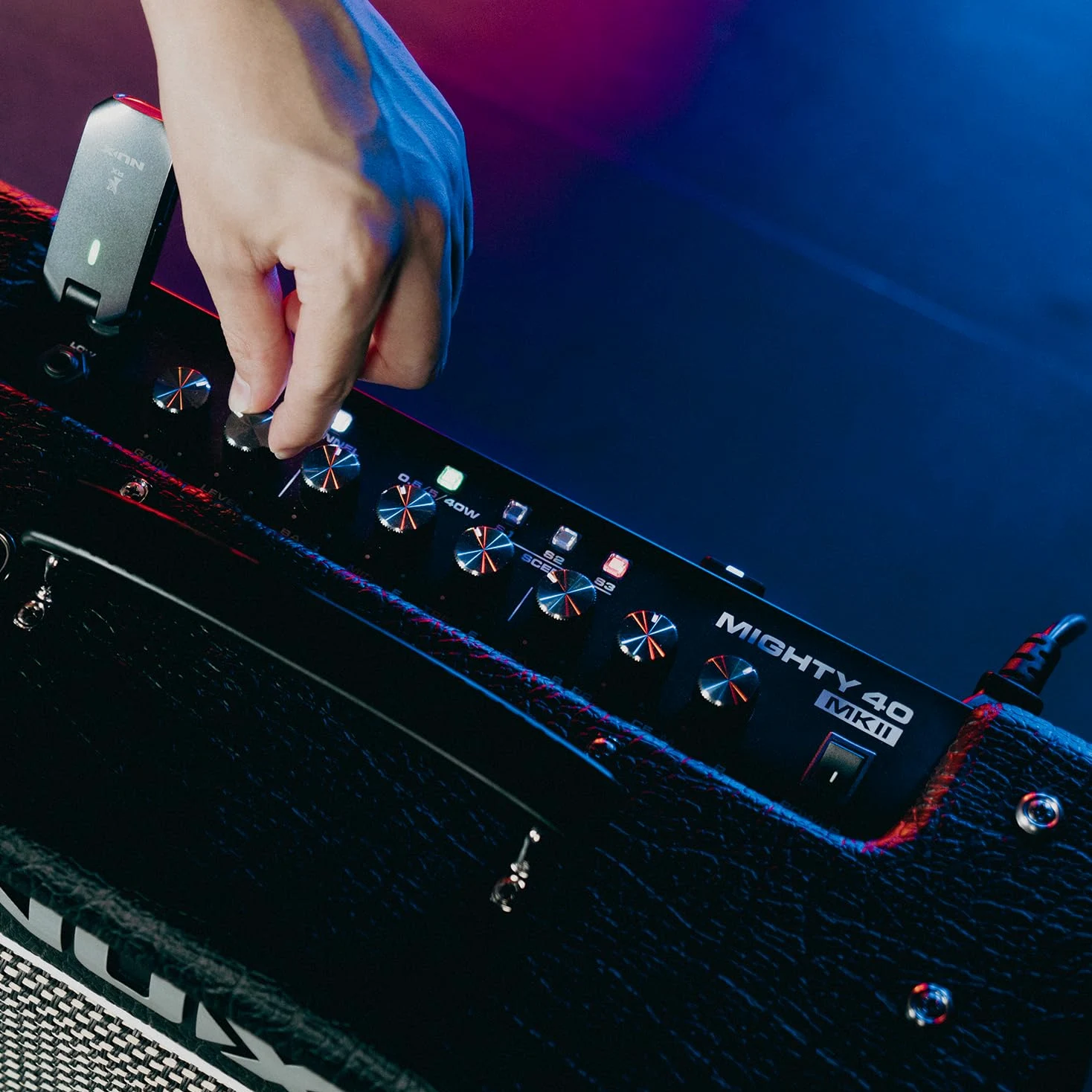 NU-X Mighty 40 mkII wzmacniacz gitarowy z efektami, przenośny wzmacniacz modelujący 40 W, Bluetooth, interfejs USB i automat perkusyjny do gitar elektrycznych, ćwiczeń i nagrywania