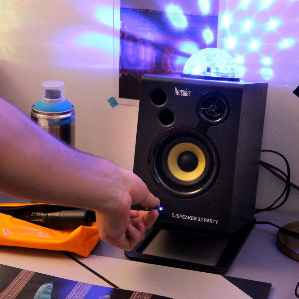 Hercules DJSpeaker 32 Party: 2 x 15 W, aktywne głośniki monitorowe ze zintegrowanym oświetleniem
