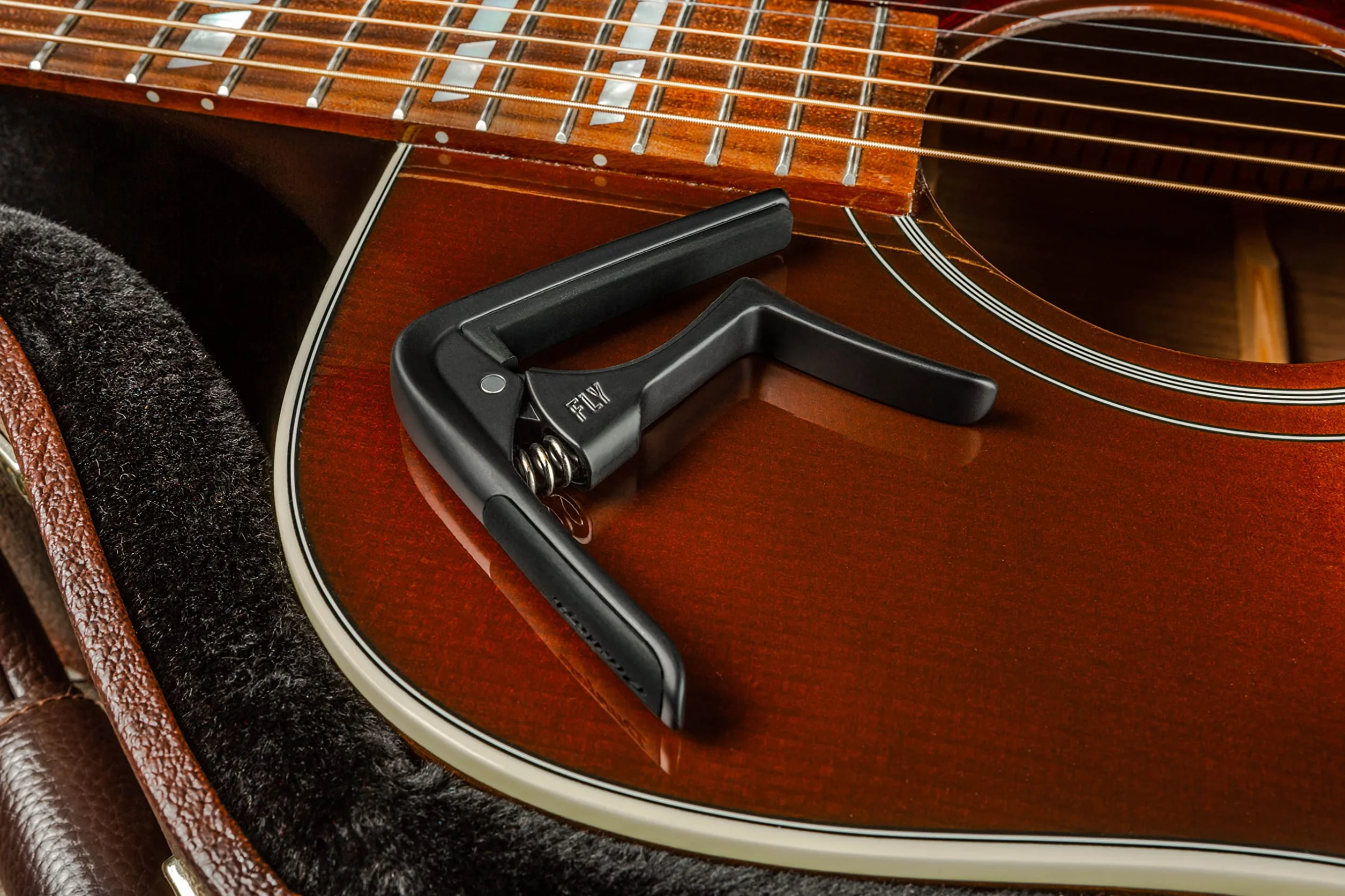 Jim Dunlop 63CBK Trigger Fly Capo zakrzywiony, czarny, 68 g