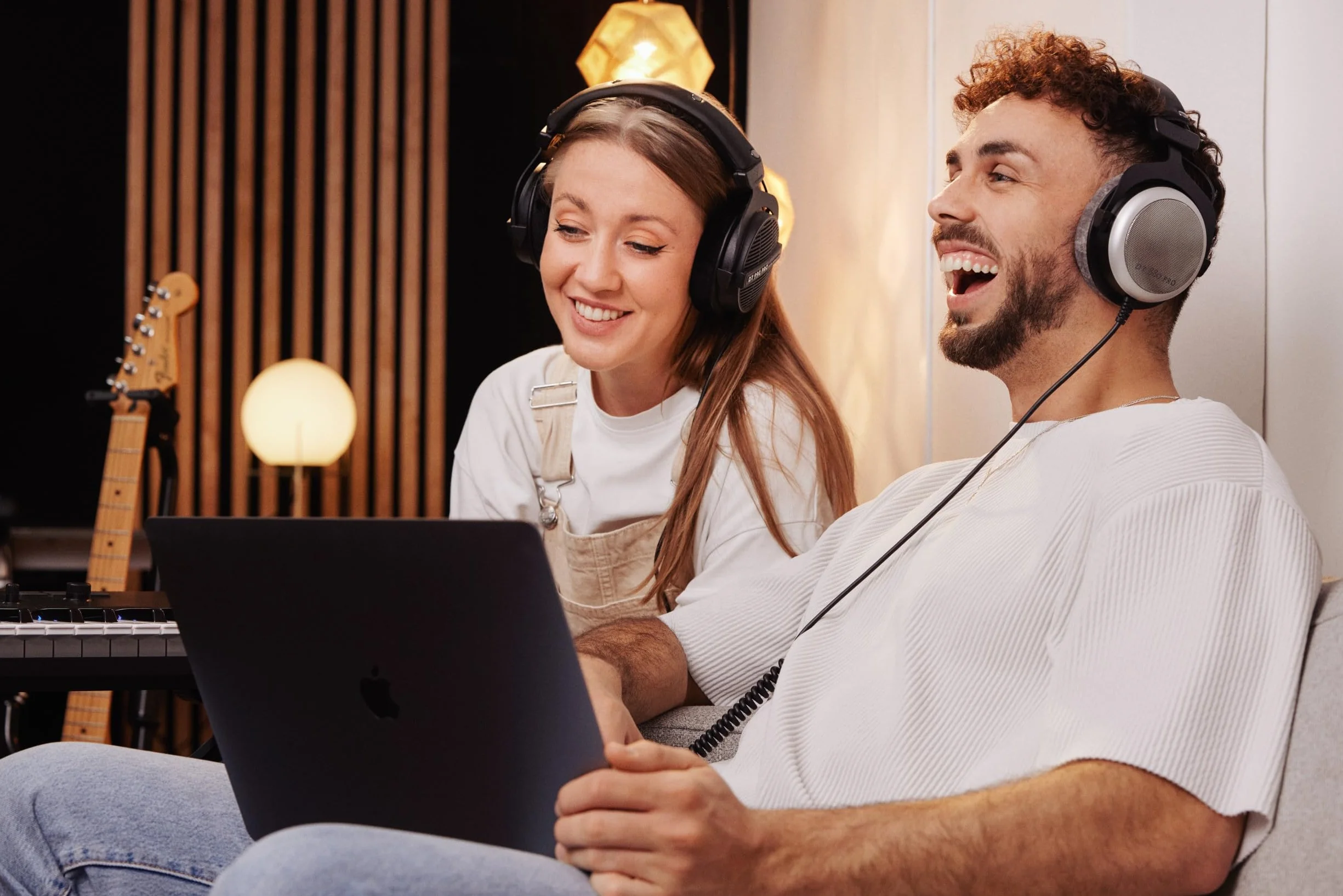 beyerdynamic DT 880 PRO nauszne słuchawki studyjne, półotwarta konstrukcja, przewodowe