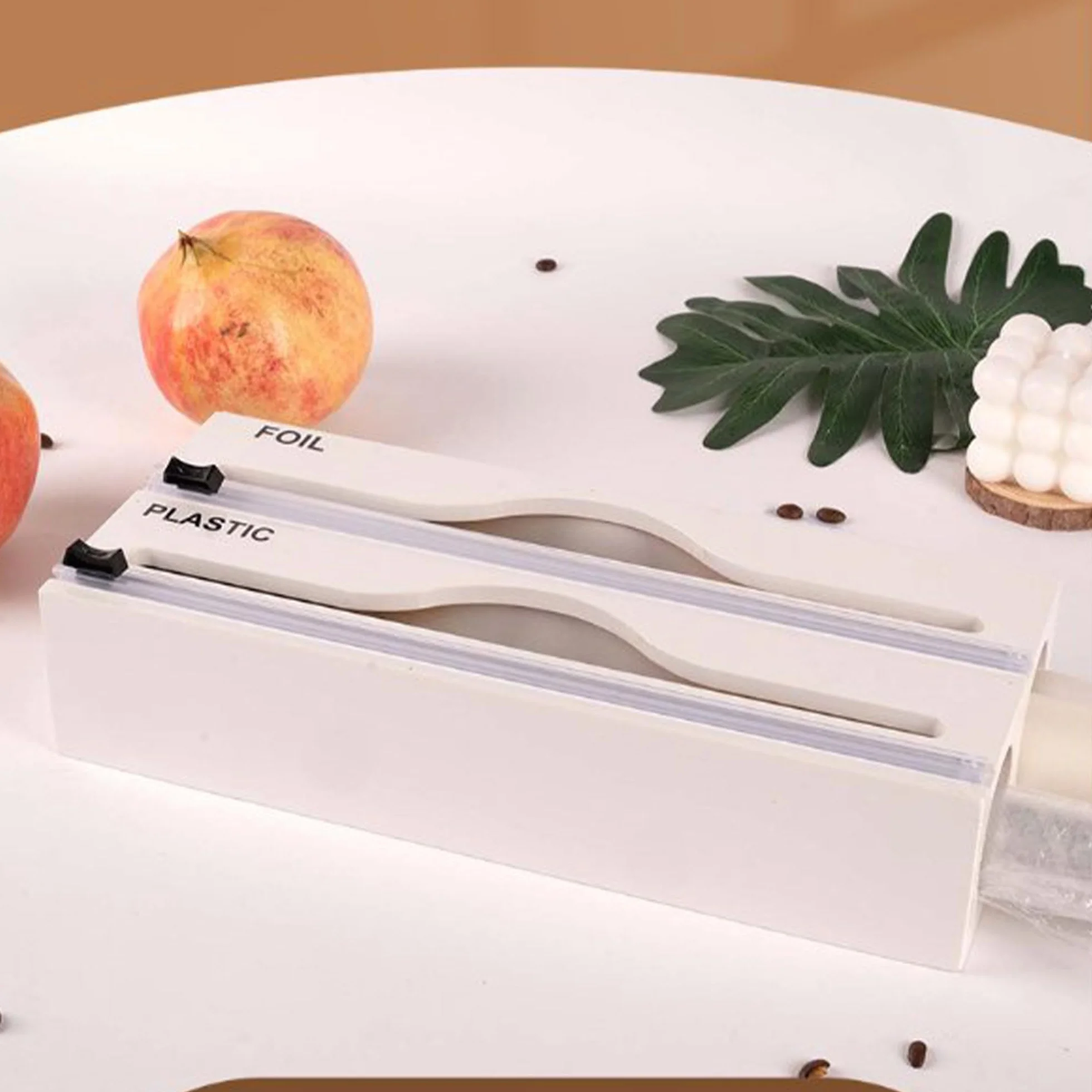 SUQ Wrap Dispenser-Cutter, napełniany dozownik folii cling, przyssawka do cięcia folii plastikowej Żywność Przezroczysta folia i folia do kuchni, restauracja (Dwuwarstwowy biały)