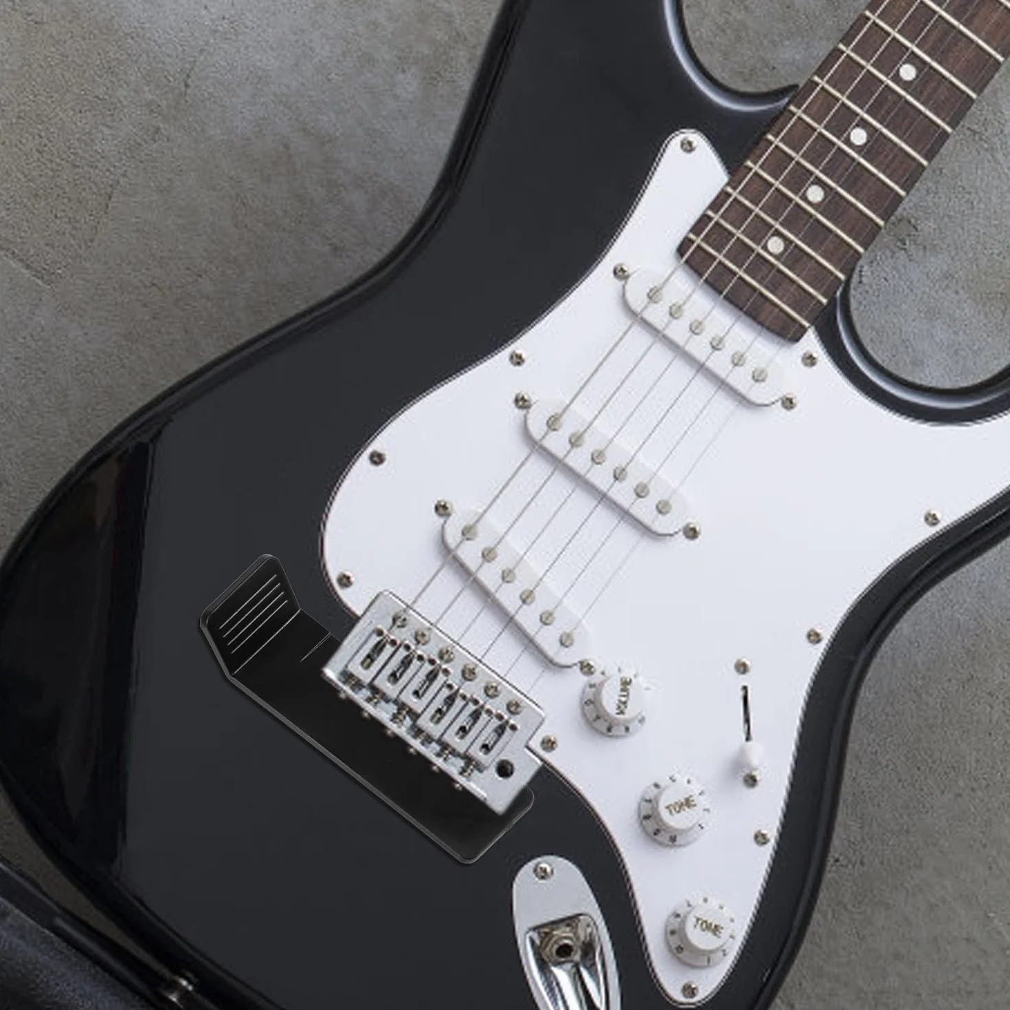 Guitar Bridge Shim, Wytrzymaly Plastik Tremblock do Podnoszenia Mostków Gitary Elektrycznej, Narzedzie do Regulacji Mostka Gitary do Latwego Strojenia i Szybkiej Wymiany Strun (Czarny)