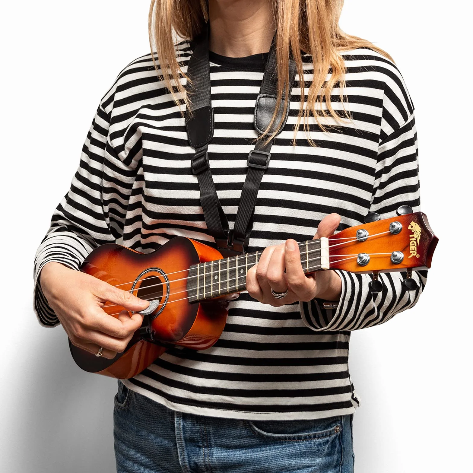 Tiger Ukulele sopranowe UKE7 dla początkujących, zawiera torbę Gig Bag, filcową kostkę, zestaw zapasowy strun nowy na rok 2020, teraz wyposażone w struny Aquila - Sunburst
