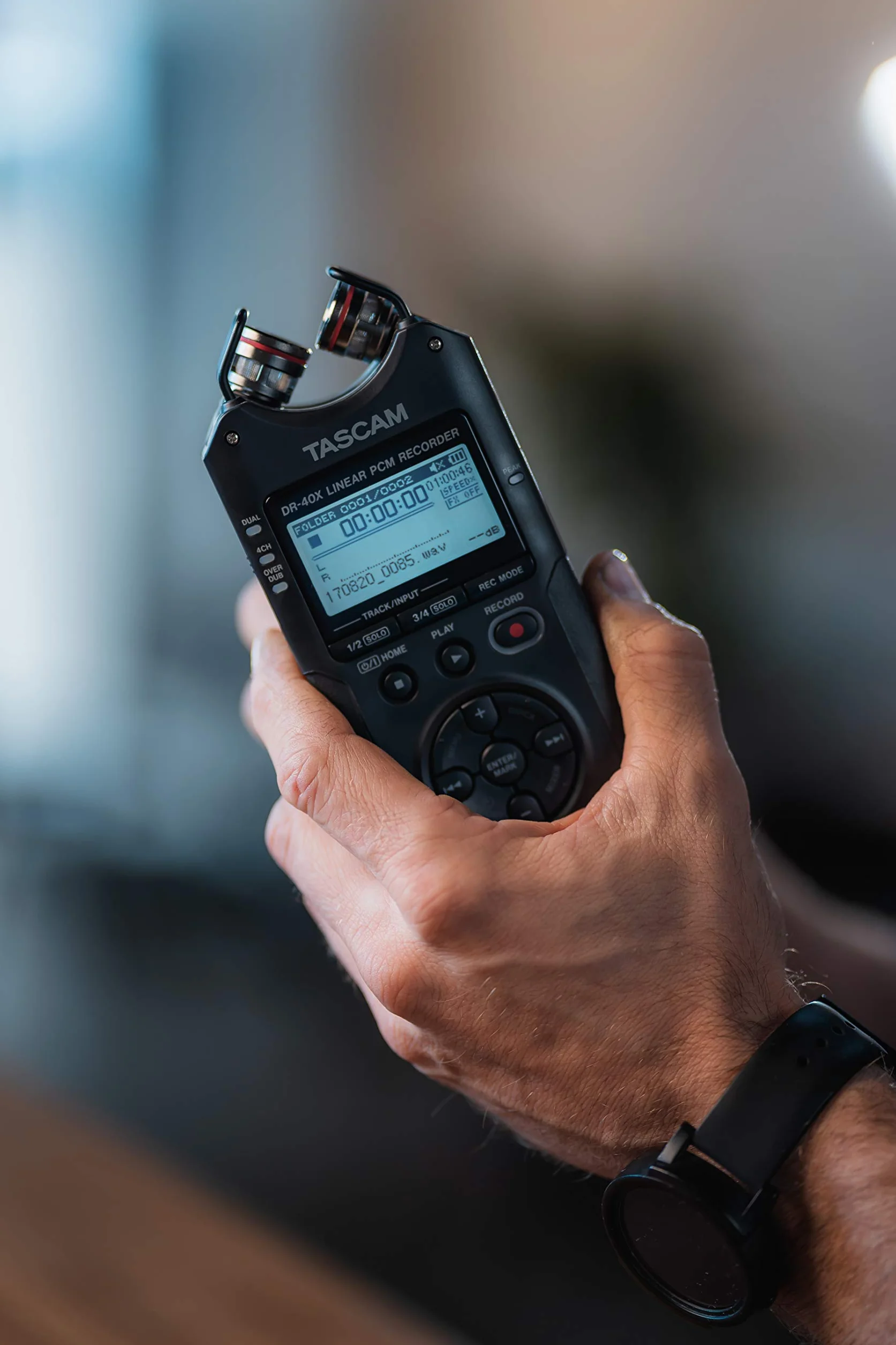 Tascam DR-40X Przenośny rejestrator dźwięku czterościeżkowy z interfejsem USB