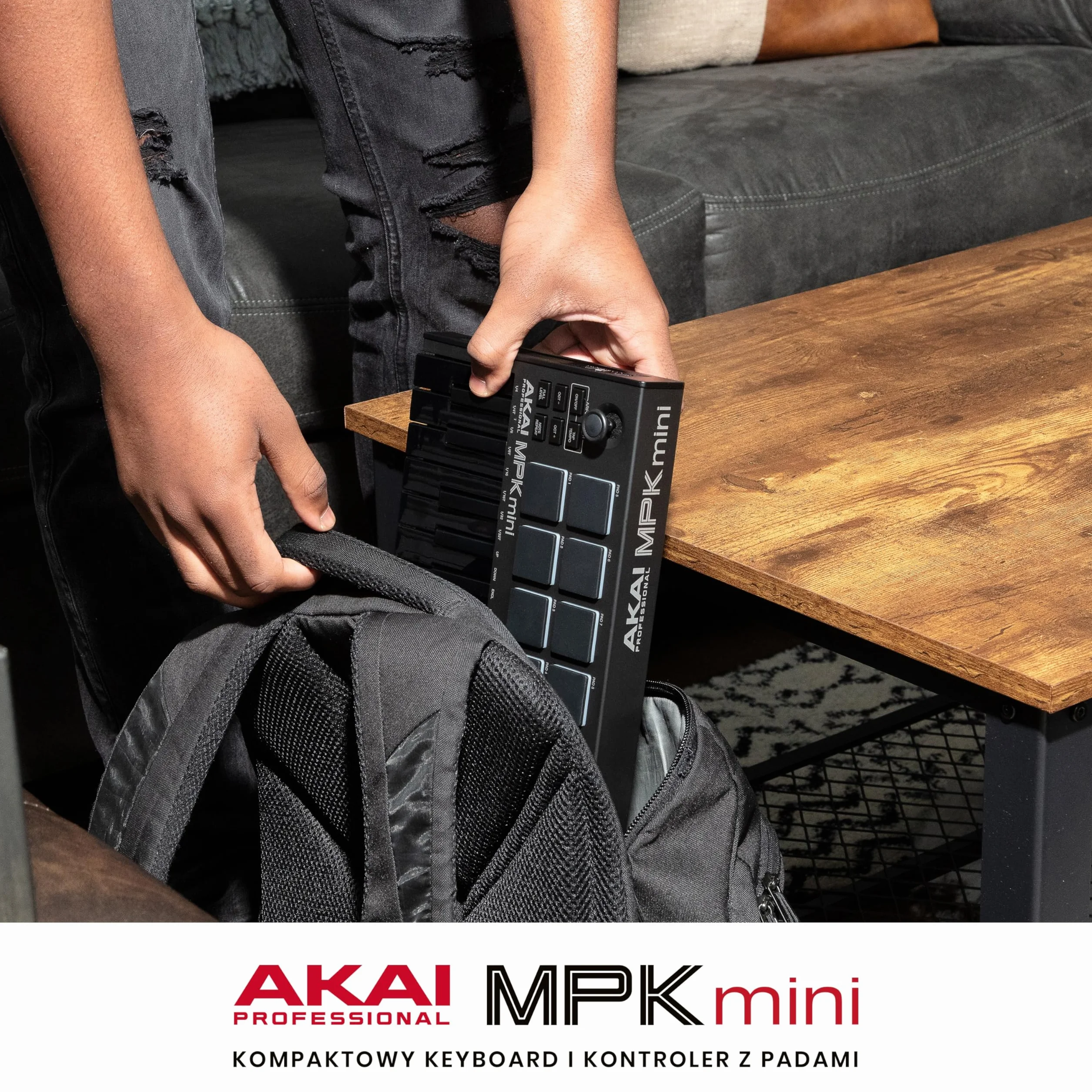 Akai Professional MPK Mini MK3 25-klawiszowa klawiatura sterująca USB MIDI z 8 podświetlanymi padami, 8 pokrętłami, programem do produkcji muzyki, pakiet Native Instruments (integracja NKS), Czarna