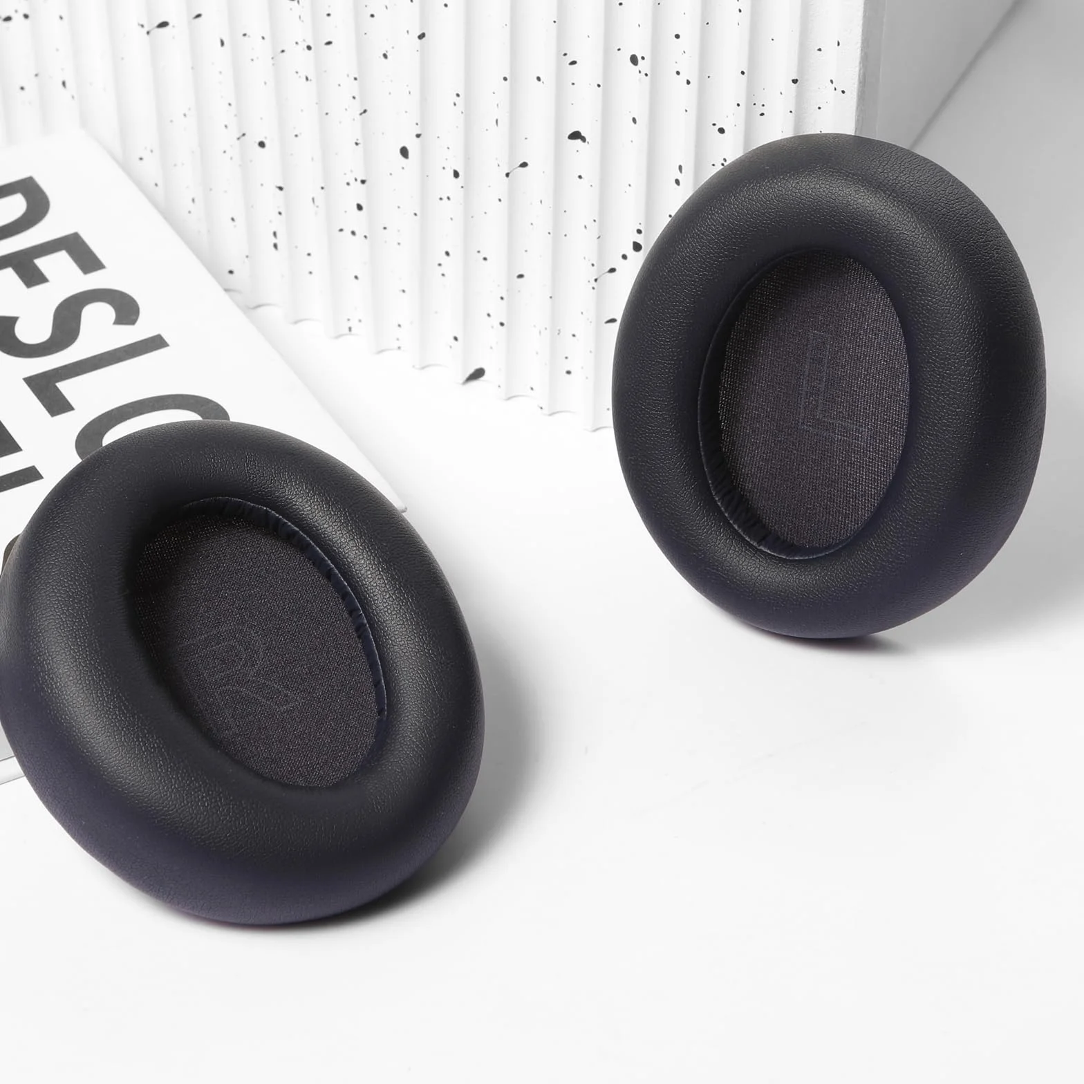 Profesjonalne wymienne nauszniki ze skóry PU kompatybilne z Anker Soundcore Life Q30/Q35, wykonane z wysokiej jakości pianki memory (skóra białkowo-niebieska)