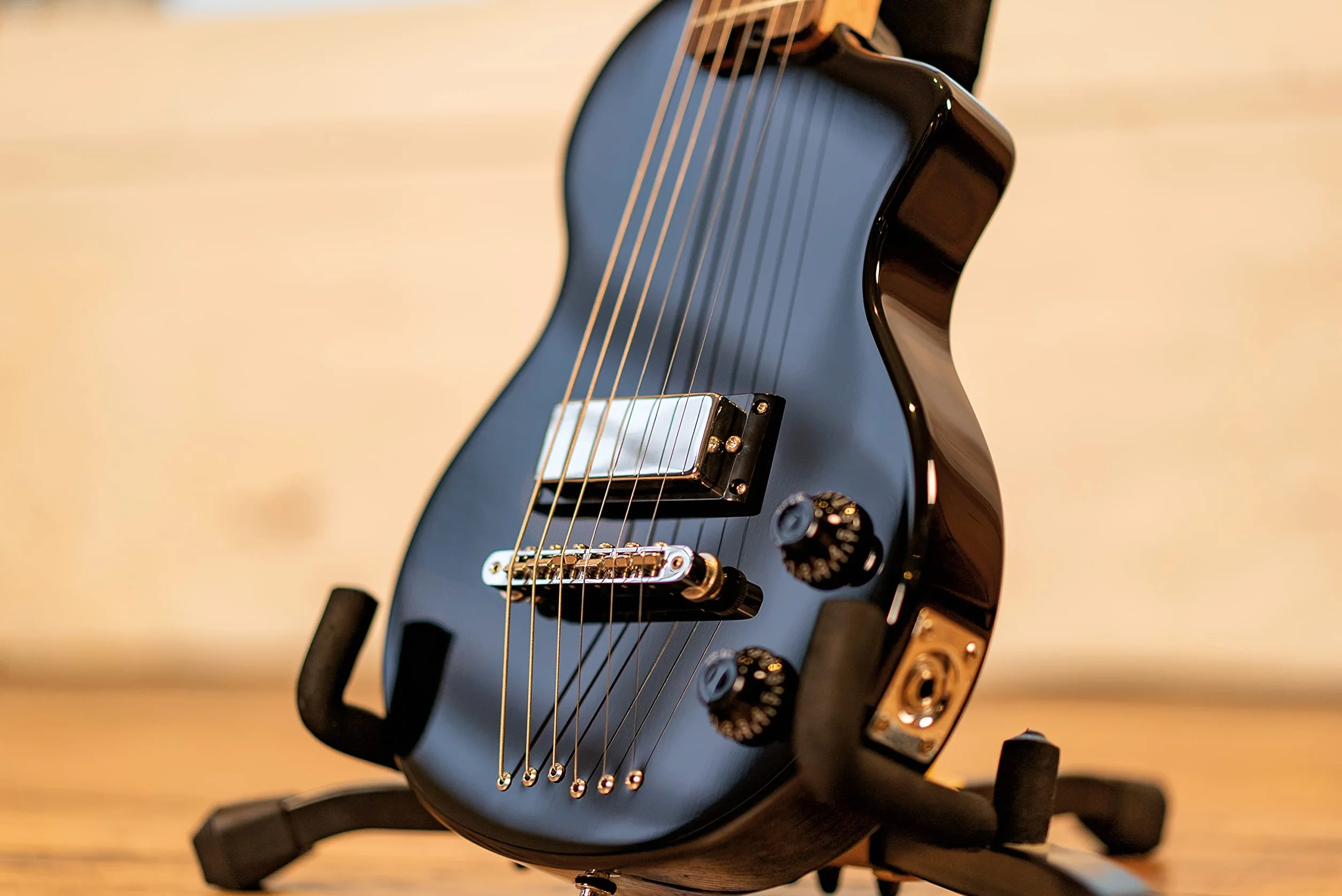 Carry-on By Blackstar BA226016 Mini Jet Black gitara elektryczna – idealna dla dzieci i dorosłych, początkujących i podróży, Czarna