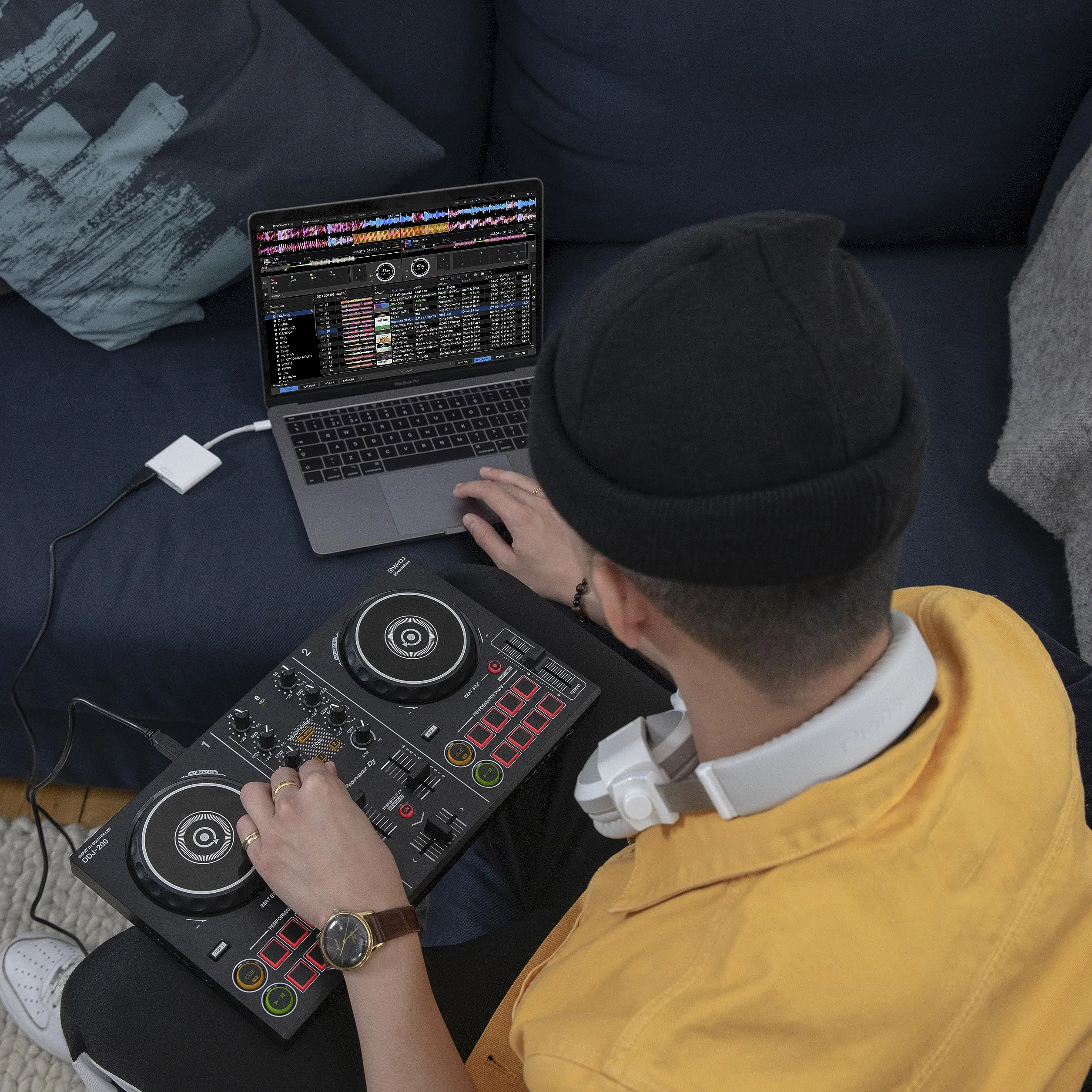 Pioneer DDJ-200 – kontroler wejścia Bluetooth dla DJ-ów ze smartfonem, czarny