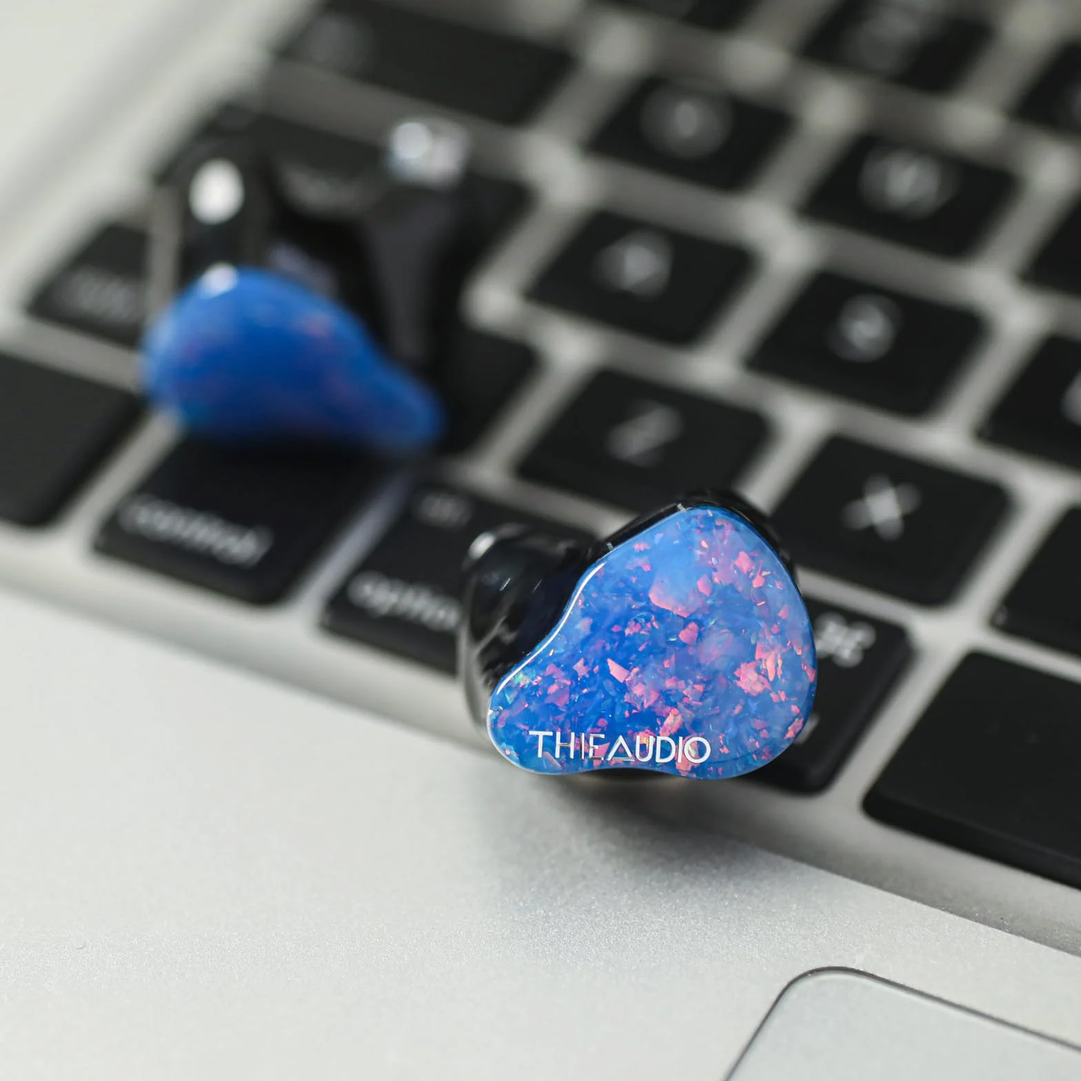 Linsoul THIEAUDIO Hype 4 2DD+4BA In Ear Monitor, słuchawki douszne HiFi IEM z balansem tonalnym, odłączanym 2-pinowym kablem OCC (Niebieski)