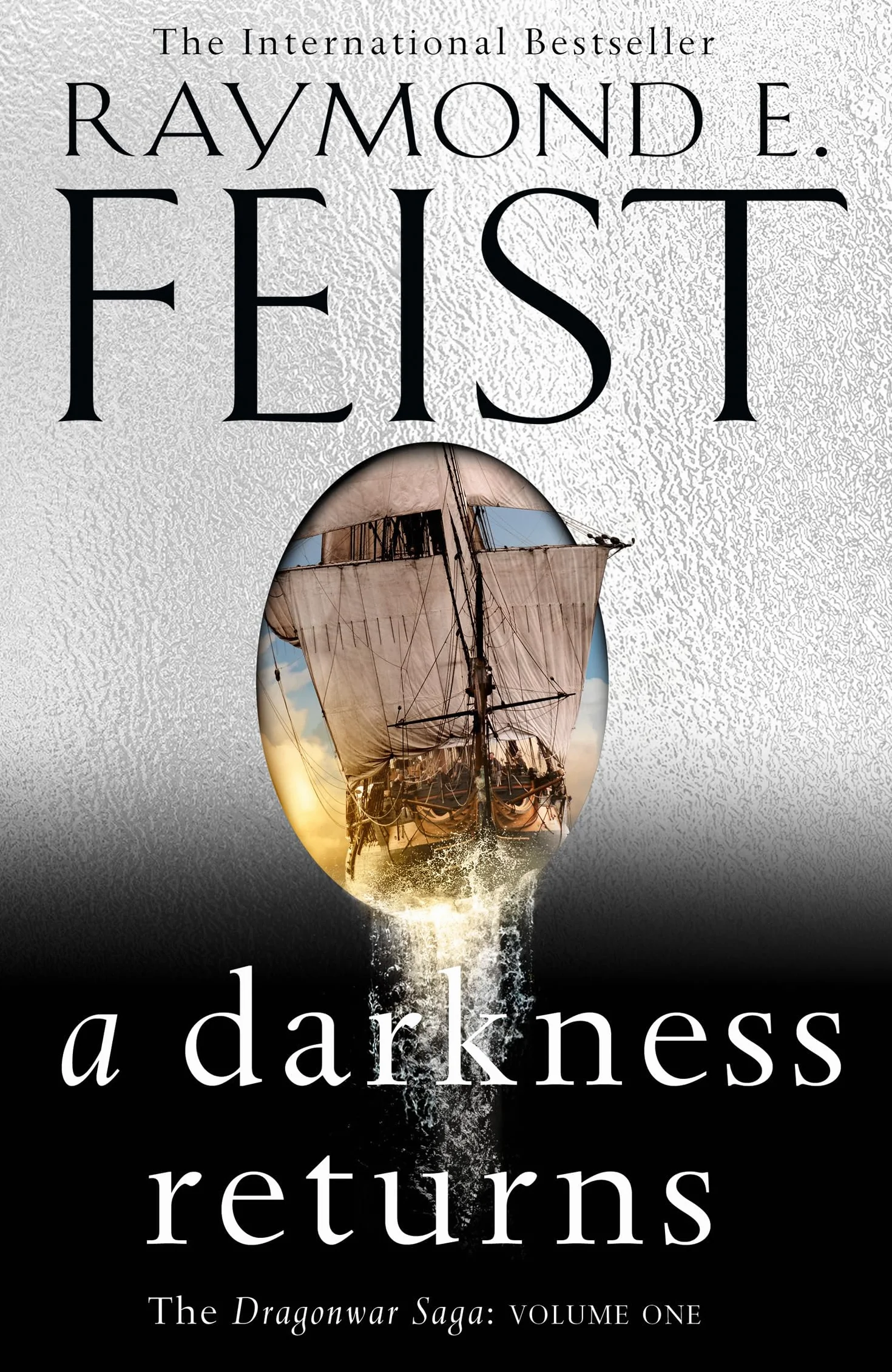 A Darkness Returns: The brand new epic fantasy from the global bestselling author of MAGICIAN: Book 1