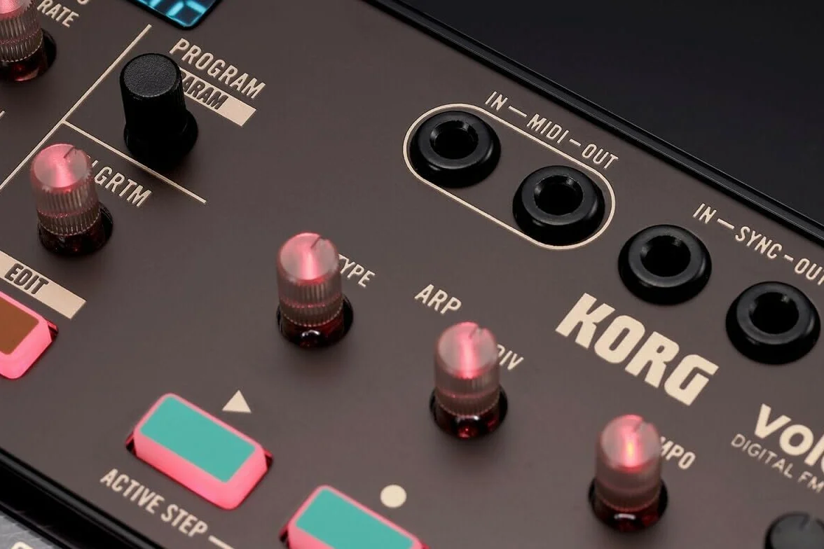 Korg Volca FM2 Kompaktowy 6-głosowy Cyfrowy FM Syntezator i Sekwencer