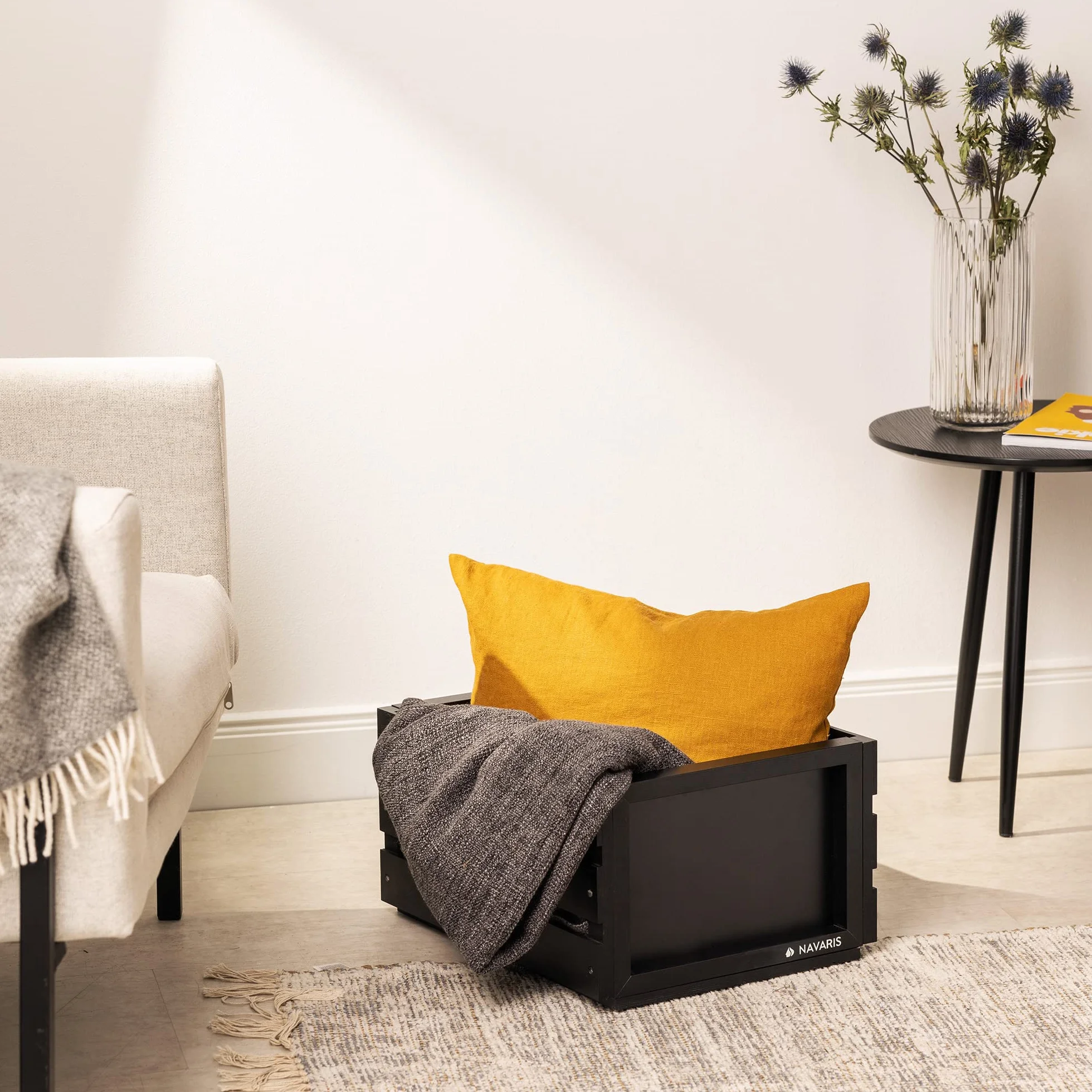 Navaris Drewniana skrzynka na płyty gramofonowe z tablicą do pisania kredą – 42,9 x 34,4 x 22,9 cm – na maks. 80 płyt LP – winylowa skrzynka drewniana – czarna