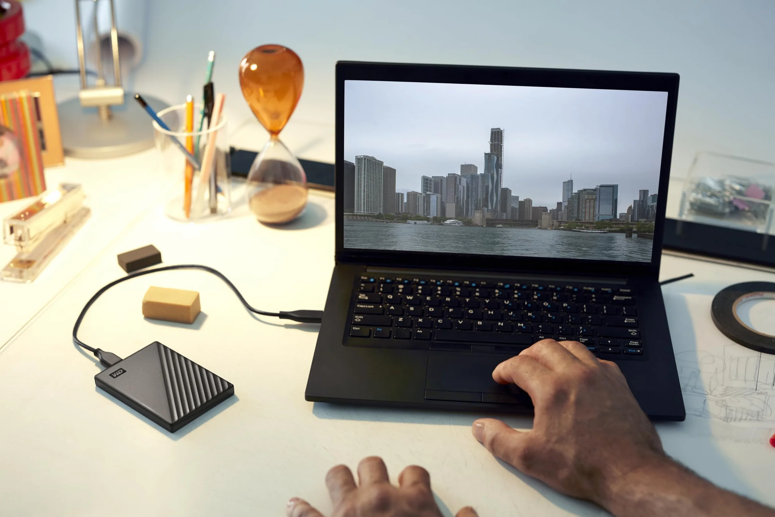 WD 1TB My Passport przenośny dysk twardy USB 3.0 z oprogramowaniem do zarządzania urządzeniami, tworzenia kopii zapasowych i ochrony hasłem - czarny - działa z PC, Xbox i PS4