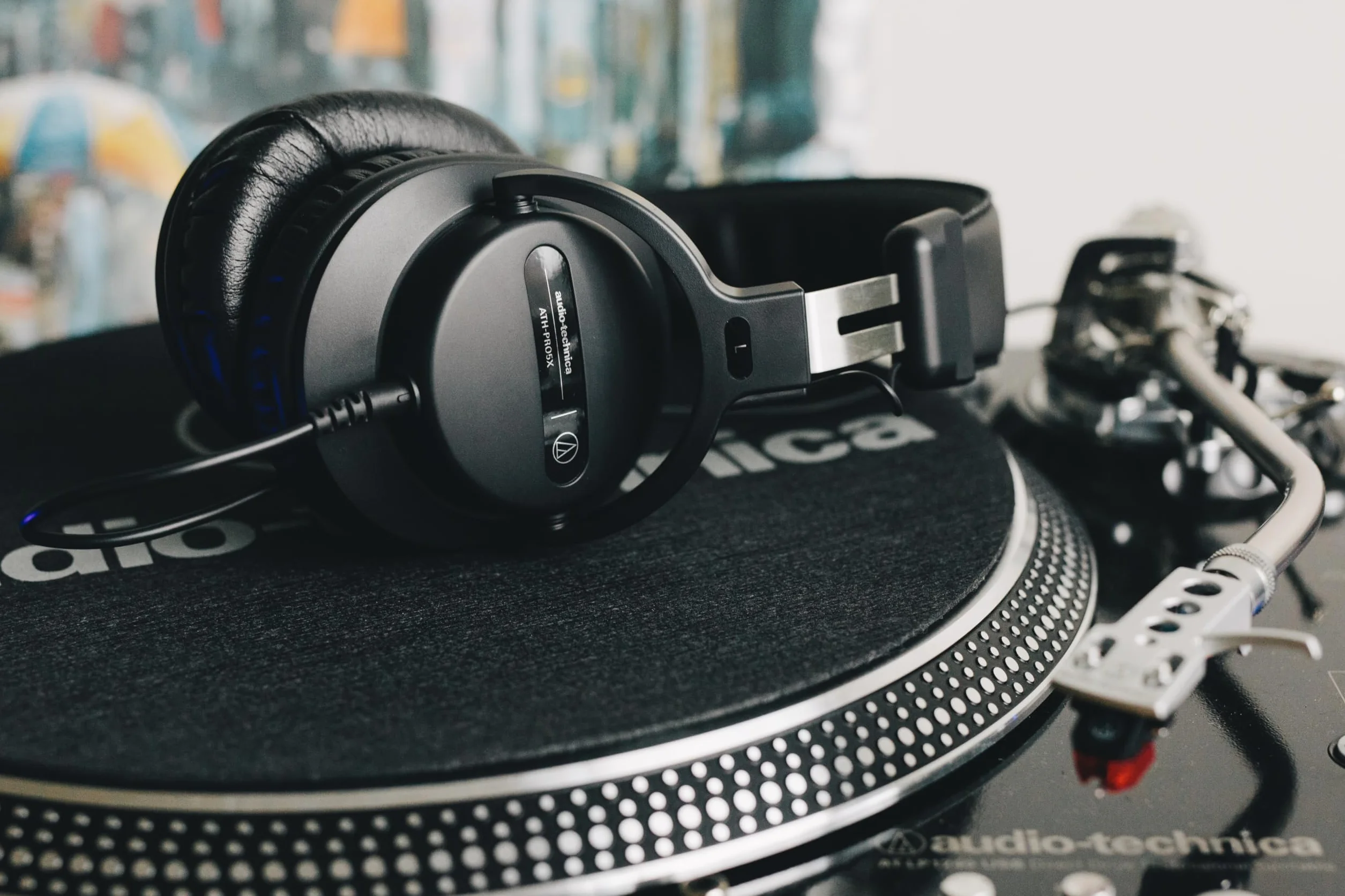 Audio Technica ATH-PRO5XBK Professional Over-Ear DJ Monitor HeadphonesBlack