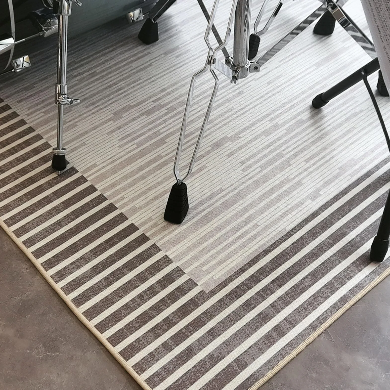 Mata perkusyjna antypoślizgowa dźwiękoszczelna 140 x 120 cm do perkusji elektronicznej