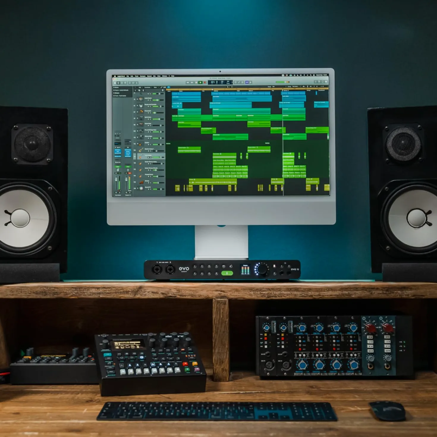 Interfejs audio Audient EVO16, najnowocześniejsza technologia konwersji (24 wejścia/wyjścia, Multichannel Smartgain, wyświetlacz LCD o wysokiej rozdzielczości, pętla audio, 8 wzmacniaczy