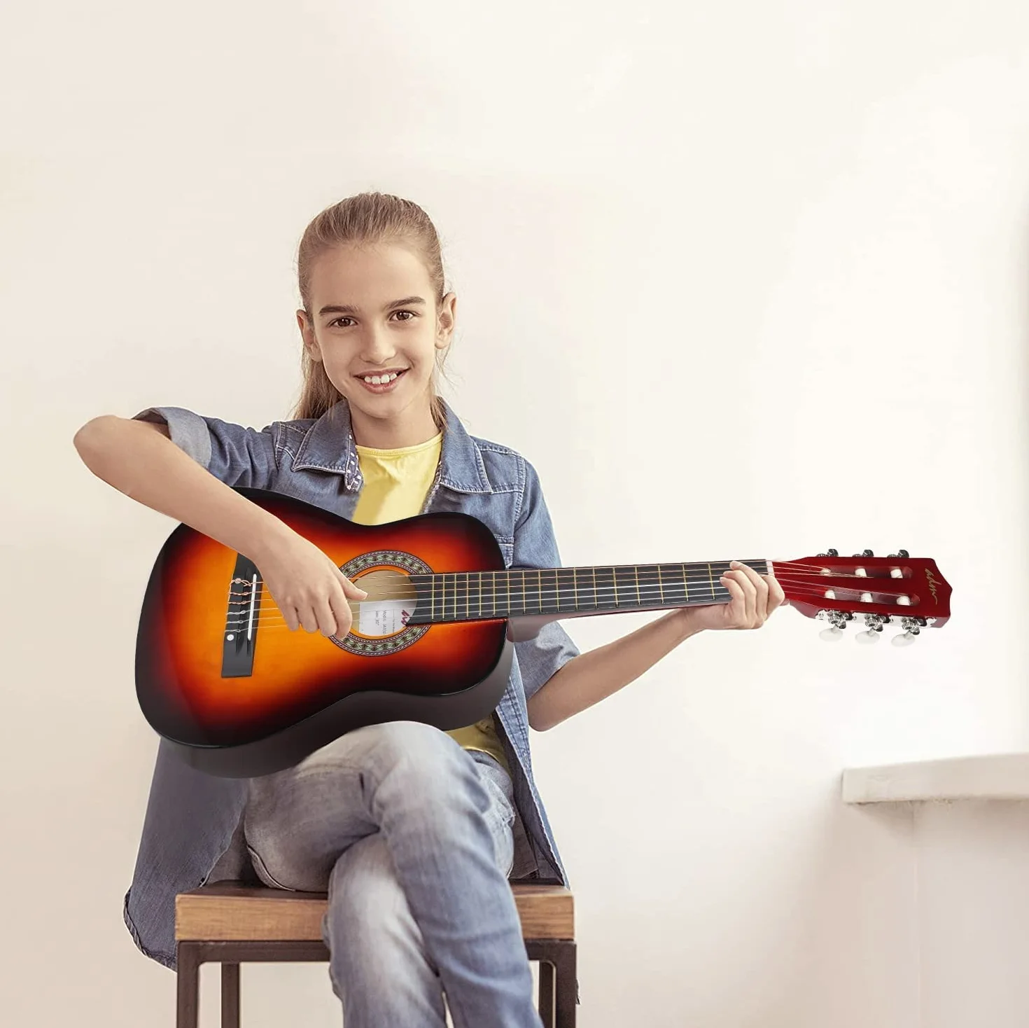 ADM Klasyczna gitara akustyczna dla dzieci, młodzieżowa gitara dla początkujących z 8 akcesoriami, mini gitara o rozmiarze 1/4, dobry prezent na Boże Narodzenie (błyszczący rozbłysk słońca, 76 cm)