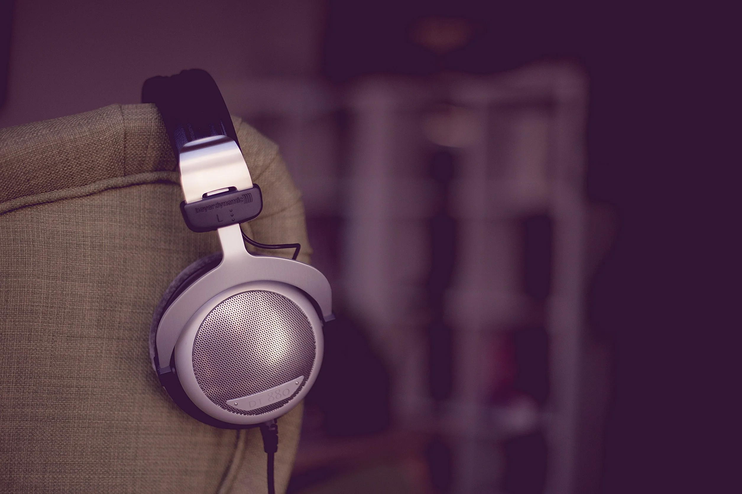 beyerdynamic DT 880 Edition 32 omy słuchawki nauszne stereo. Półotwarta konstrukcja, przewodowa, High-End, do tabletu i smartfona